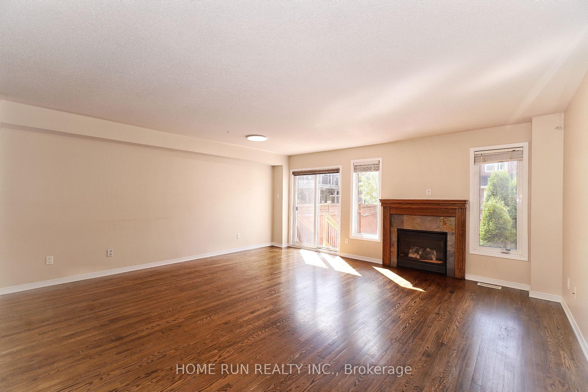 Photo 5 of 292 Freedom Private, Ottawa, Riverview Park — HOMEH