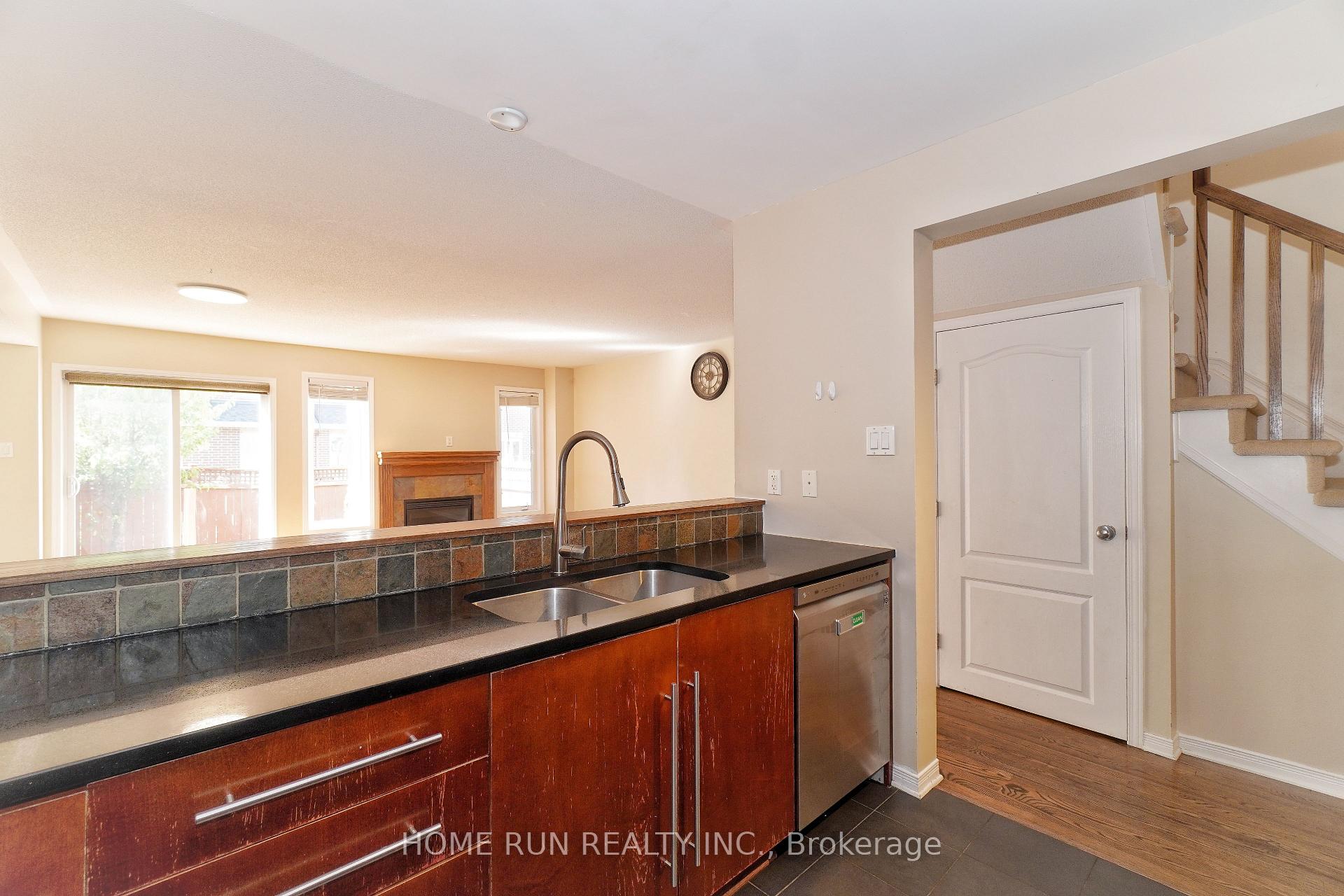 Photo 13 of 292 Freedom Private, Ottawa, Riverview Park — HOMEH