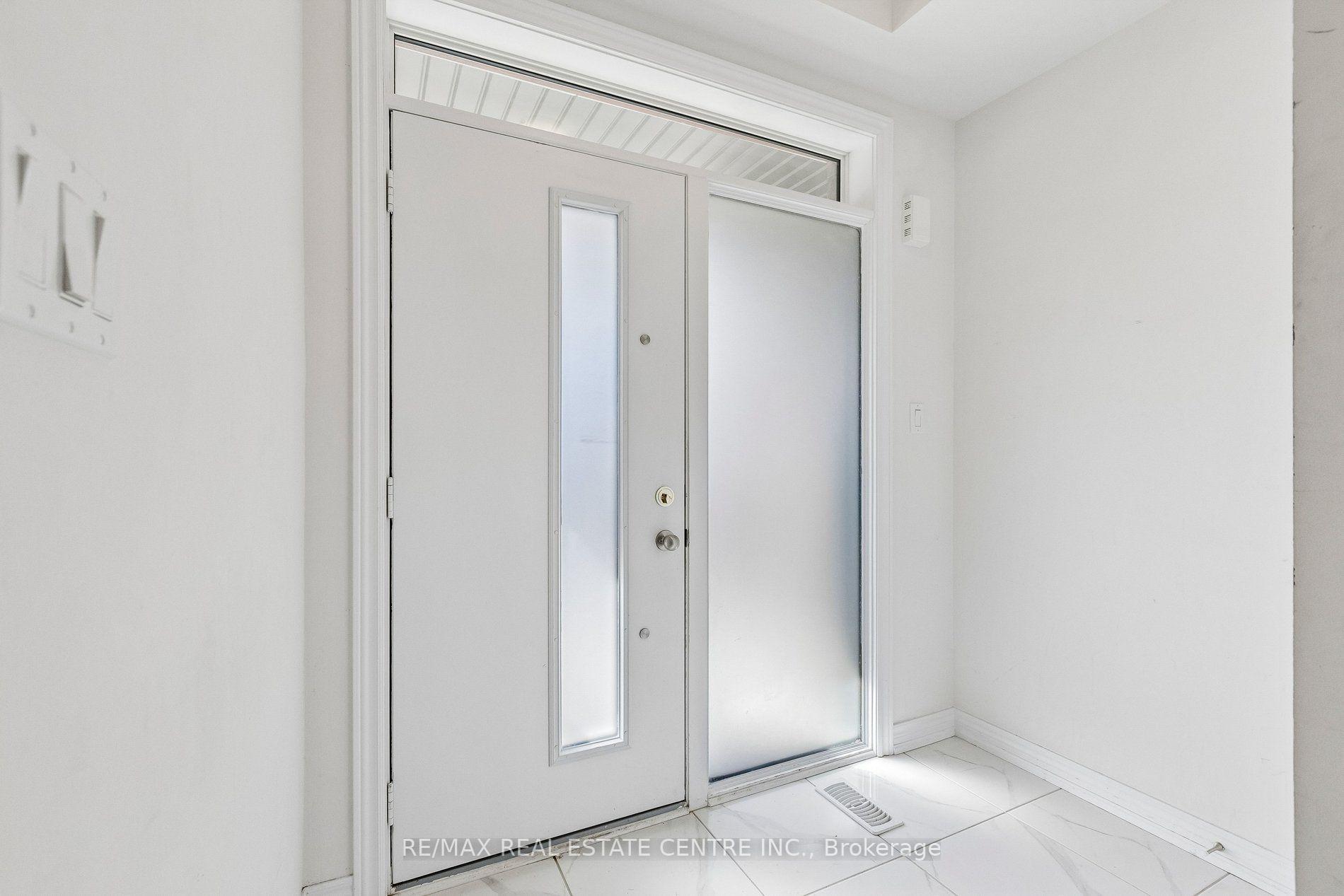 Photo 5 of 166 Deerpath Drive, Guelph, Willow West/Sugarbush/West Acres — HOMEH
