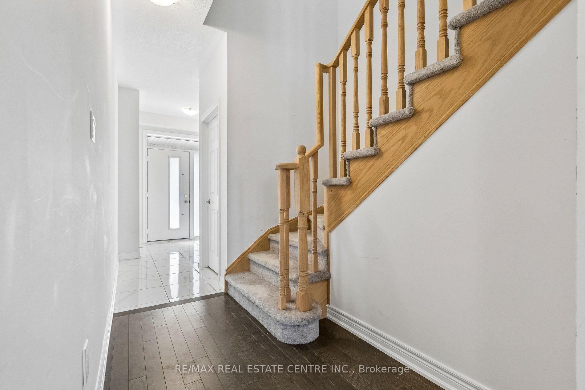 Photo 8 of 166 Deerpath Drive, Guelph, Willow West/Sugarbush/West Acres — HOMEH