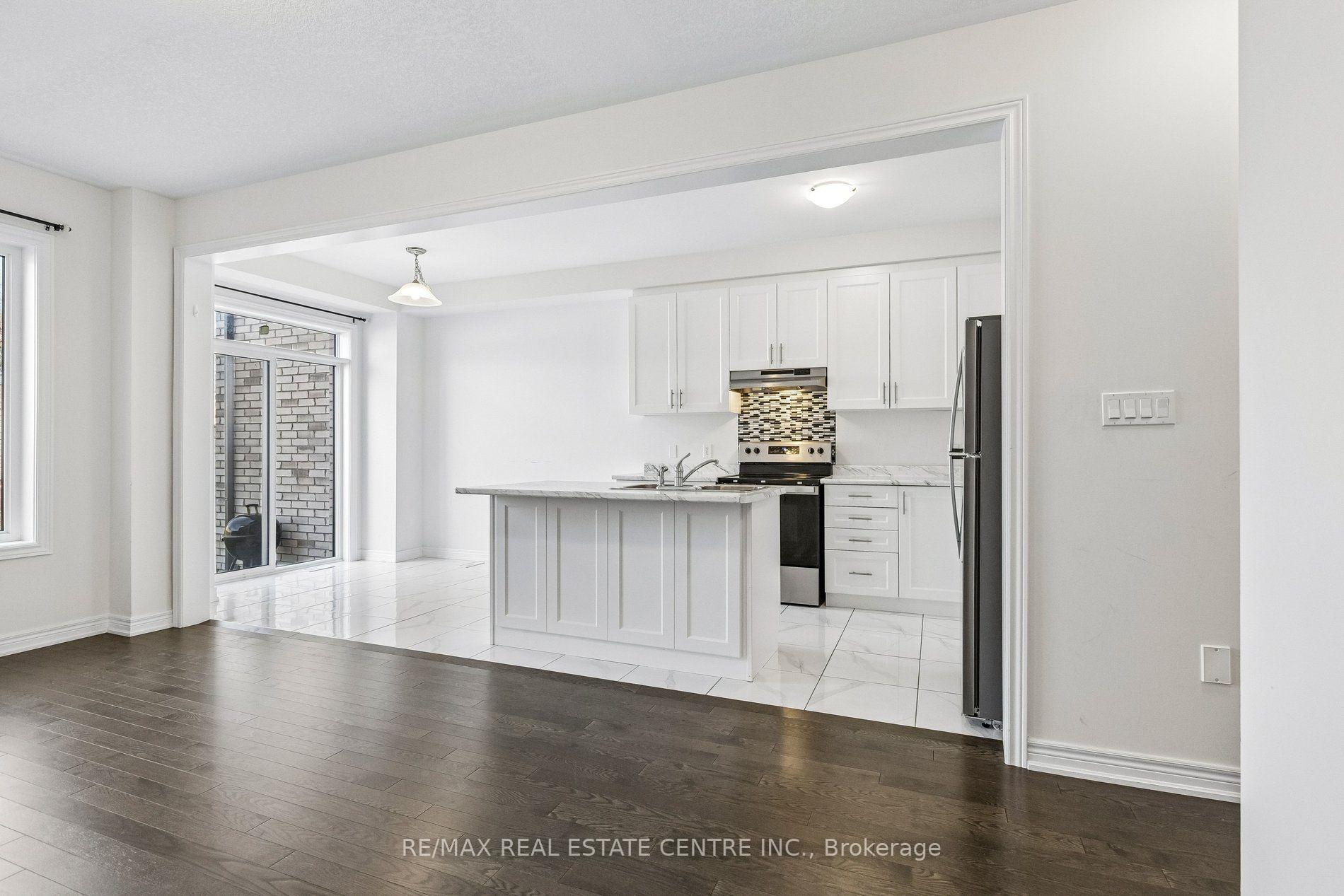 Photo 11 of 166 Deerpath Drive, Guelph, Willow West/Sugarbush/West Acres — HOMEH