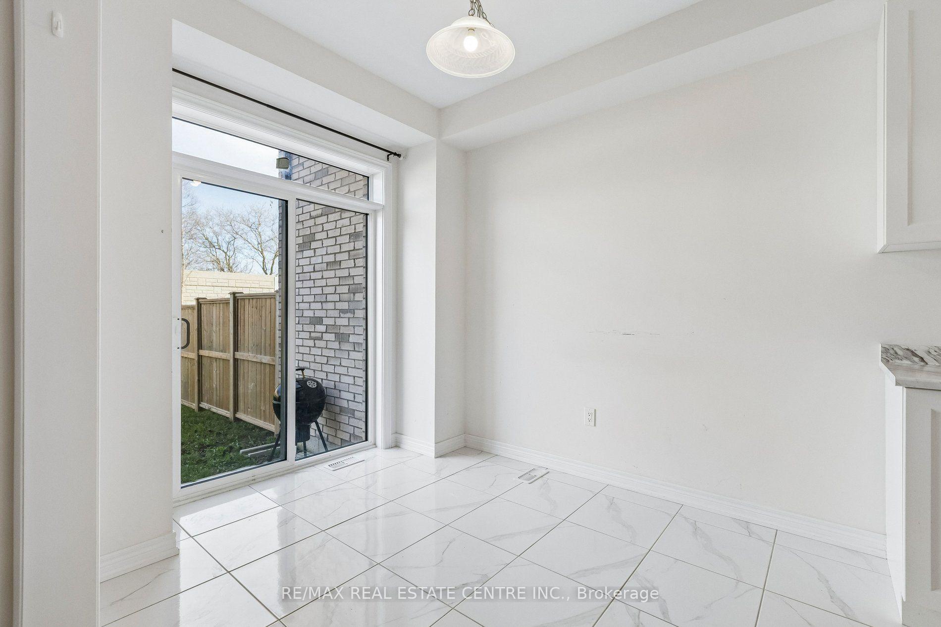 Photo 28 of 166 Deerpath Drive, Guelph, Willow West/Sugarbush/West Acres — HOMEH