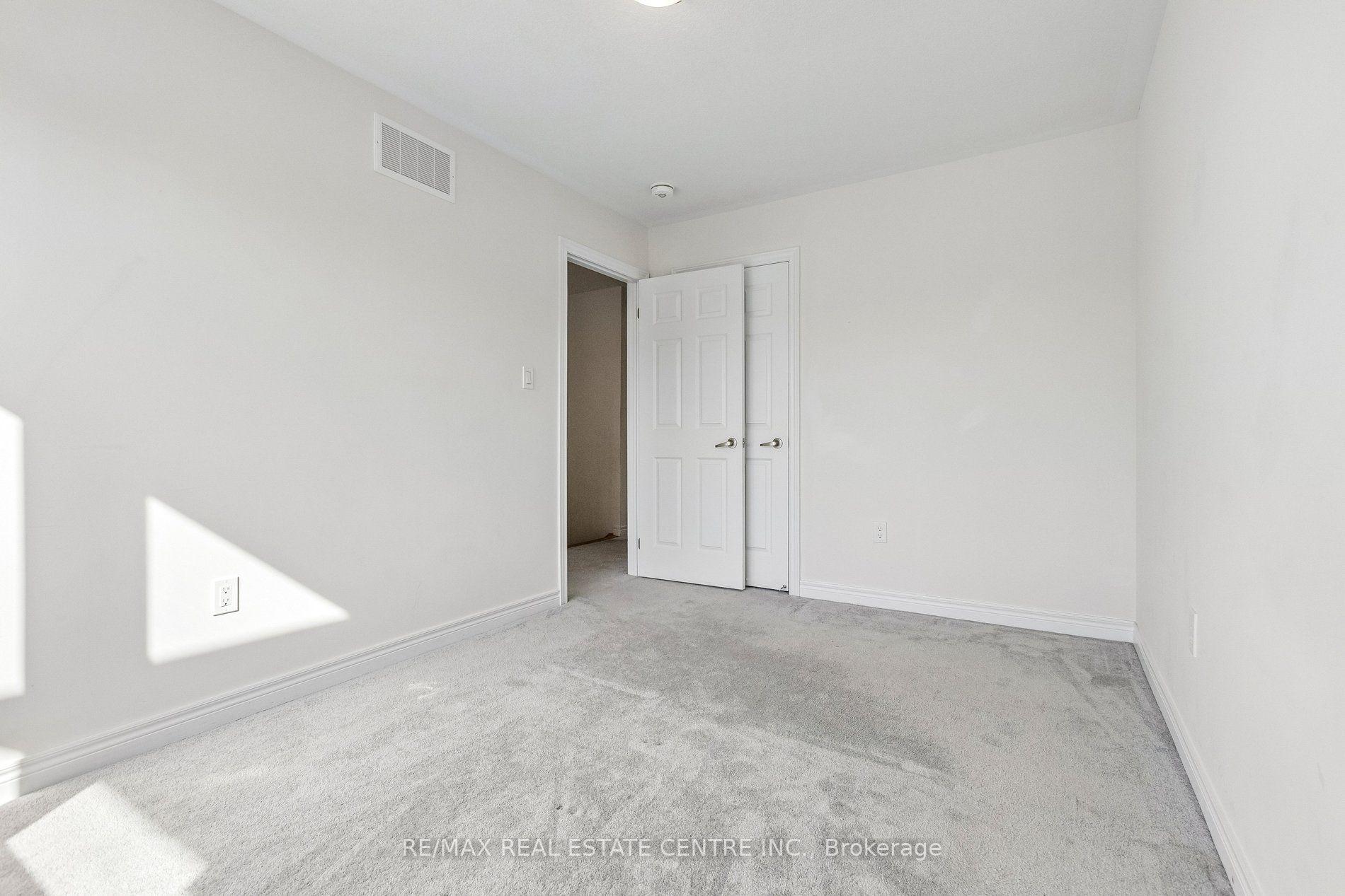 Photo 39 of 166 Deerpath Drive, Guelph, Willow West/Sugarbush/West Acres — HOMEH
