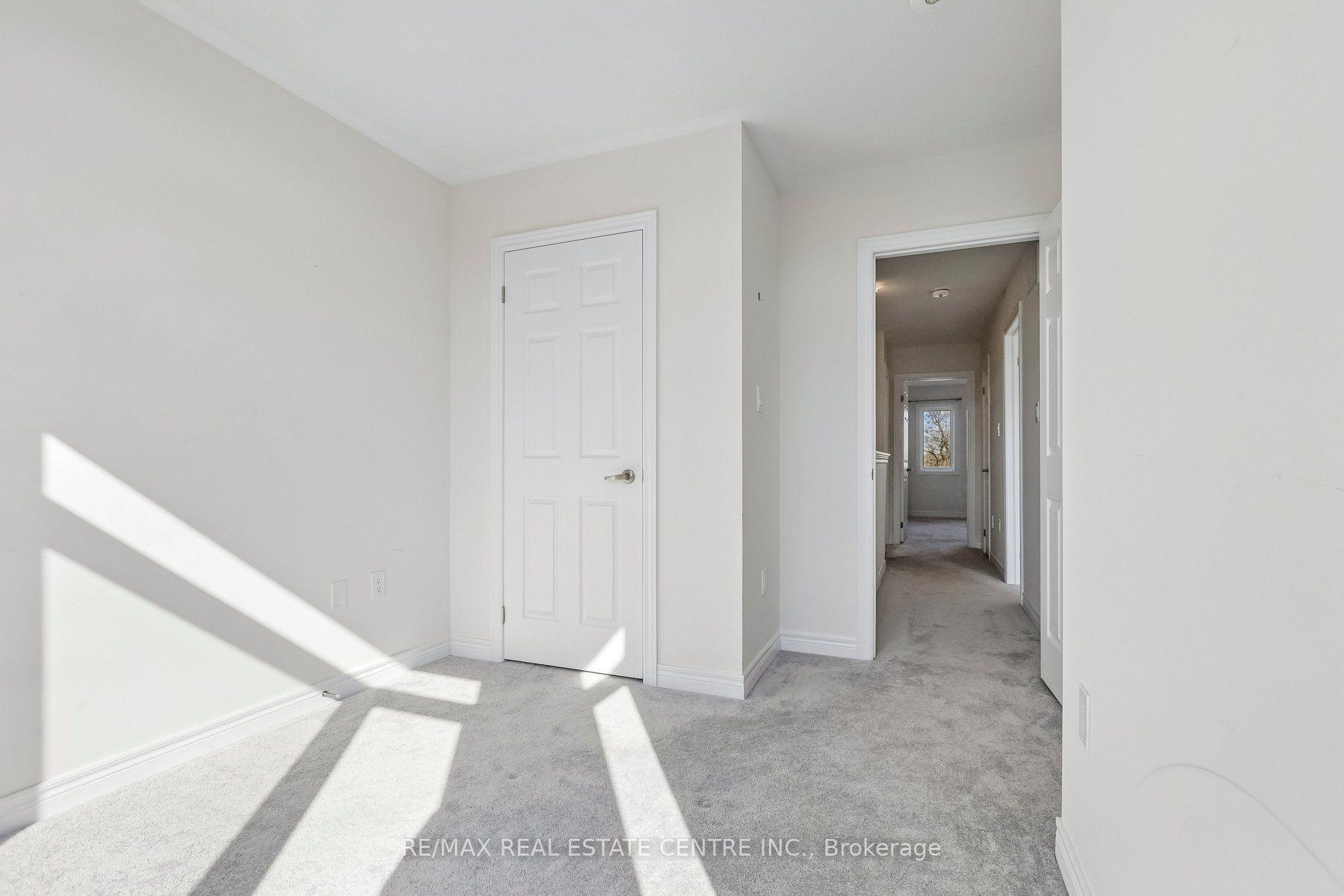 Photo 41 of 166 Deerpath Drive, Guelph, Willow West/Sugarbush/West Acres — HOMEH