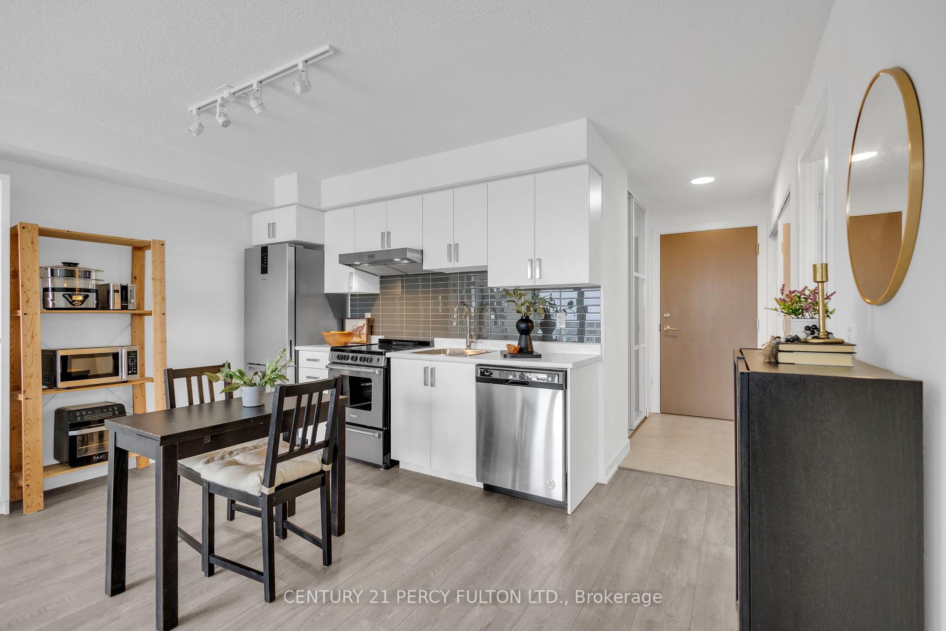 Photo 10 of Unit 1704, 10 Wilby Crescent, North York, Weston — HOMEH