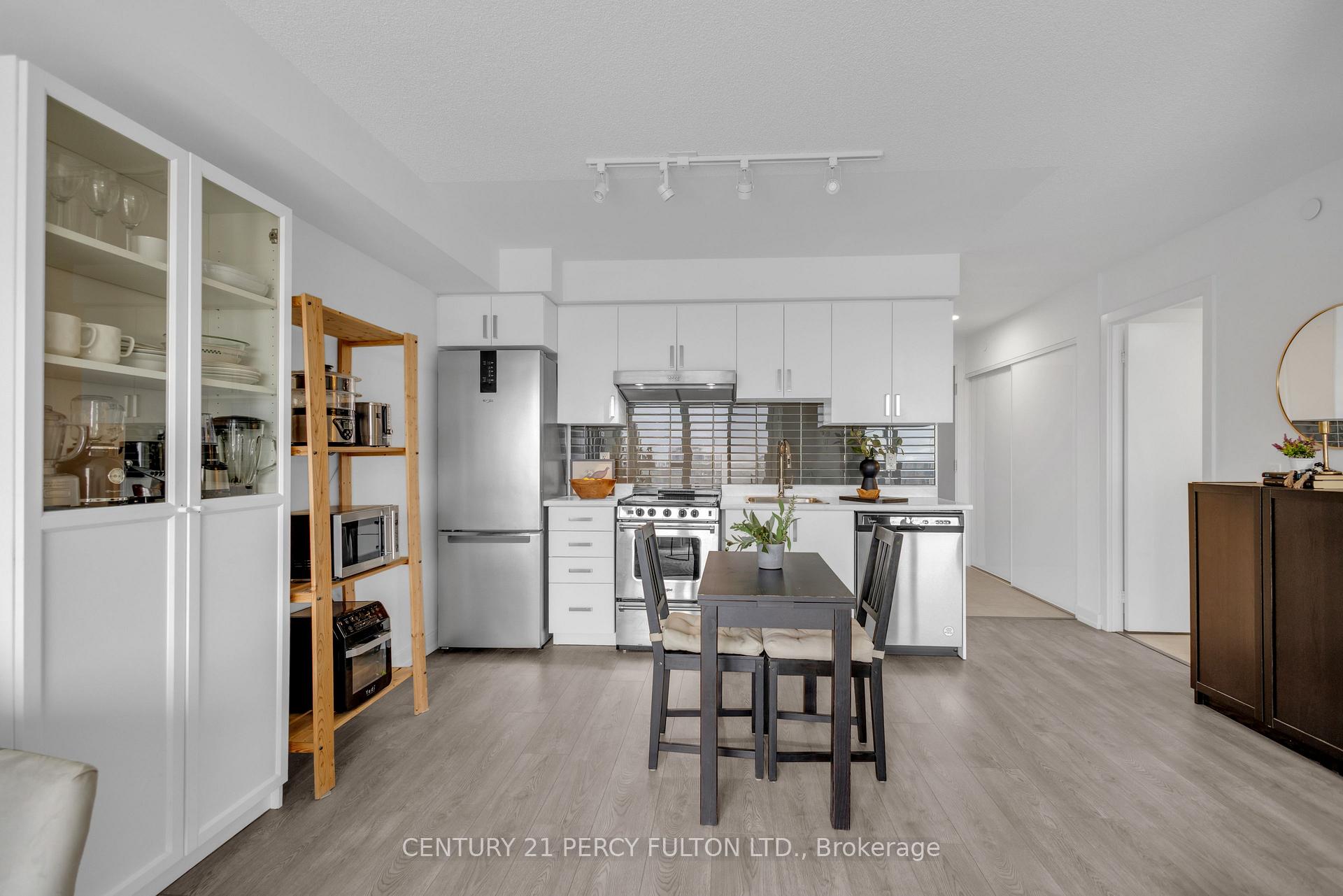 Photo 11 of Unit 1704, 10 Wilby Crescent, North York, Weston — HOMEH