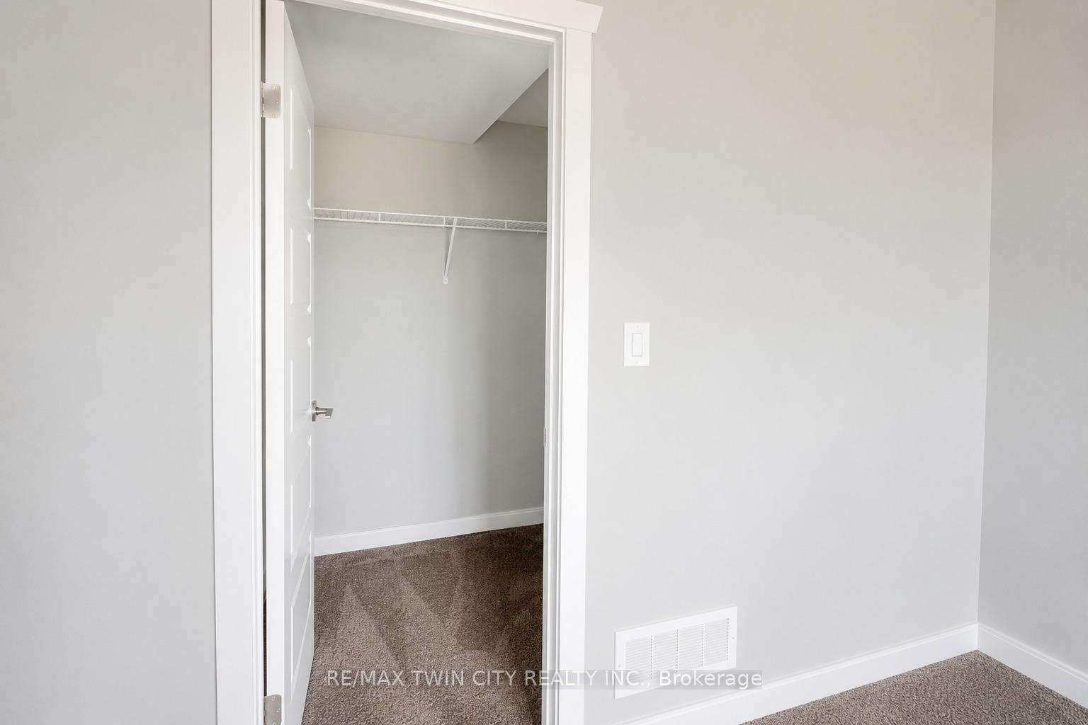 Photo 4 of Unit B3, 1331 Countrystone Drive, Kitchener, Highland West — HOMEH