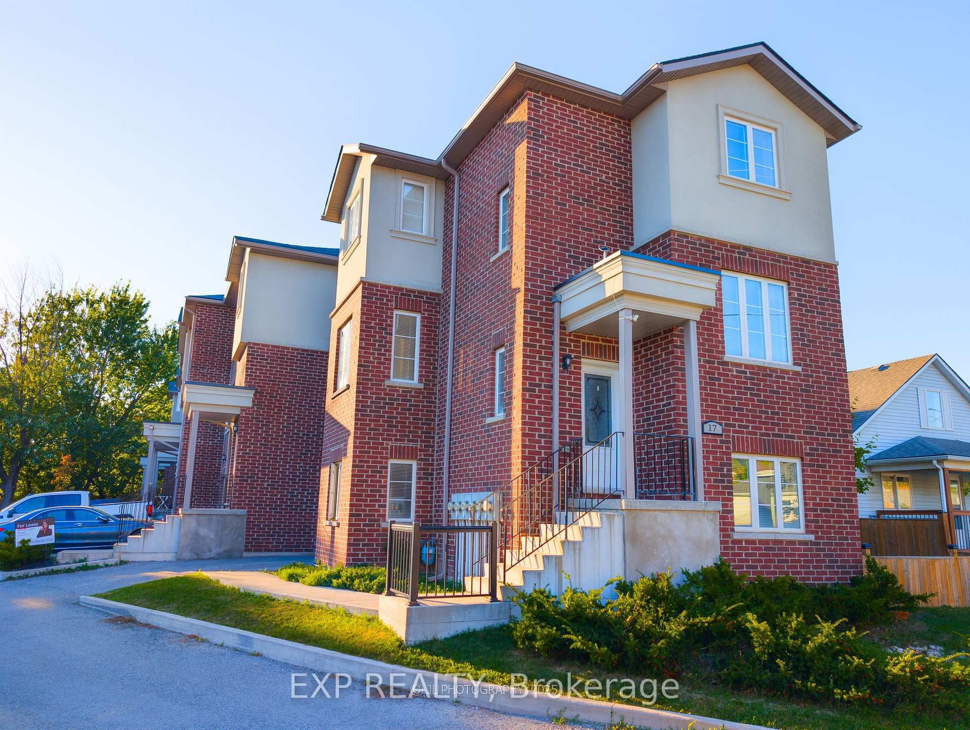 Photo 1 of Unit 5, 17 East Street, St. Catharines, E. Chester — HOMEH