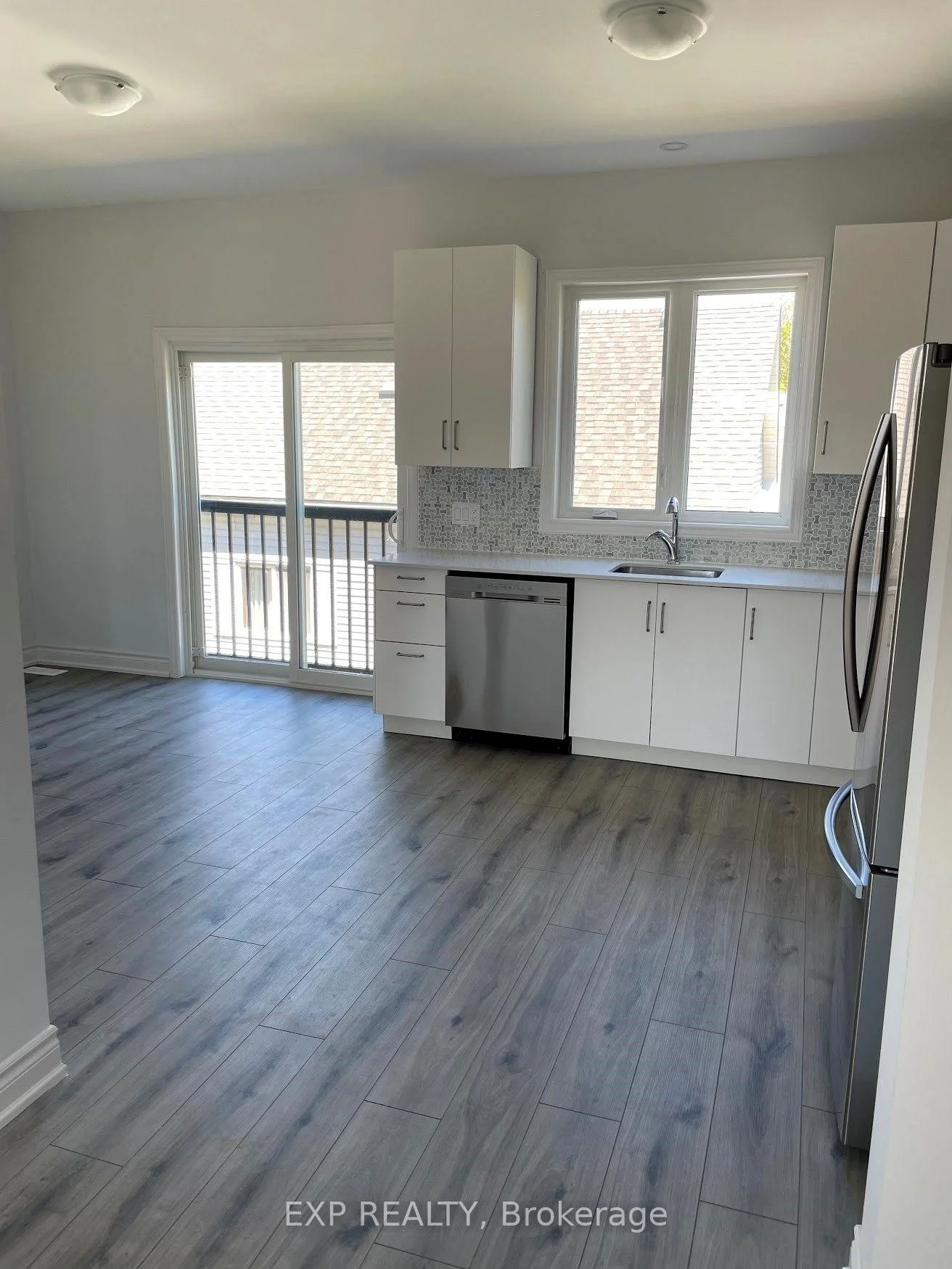 Photo 3 of Unit 5, 17 East Street, St. Catharines, E. Chester — HOMEH
