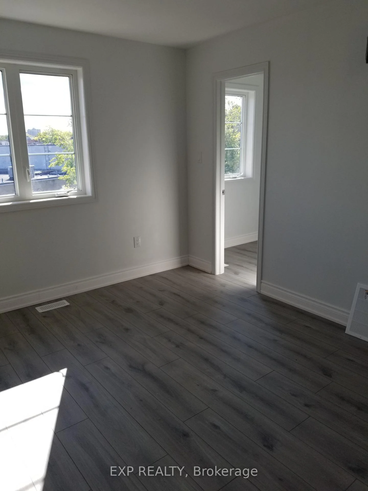 Photo 5 of Unit 5, 17 East Street, St. Catharines, E. Chester — HOMEH