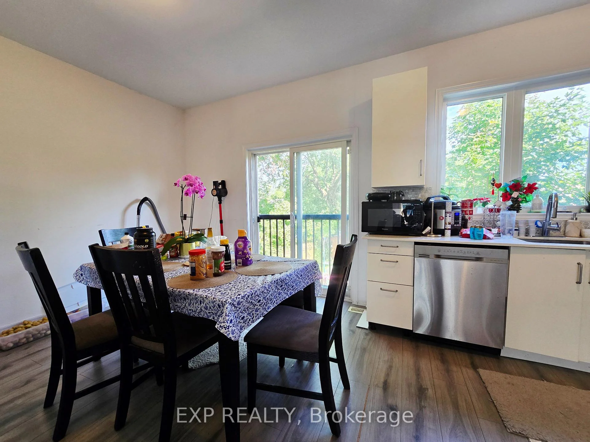 Photo 10 of Unit 5, 17 East Street, St. Catharines, E. Chester — HOMEH