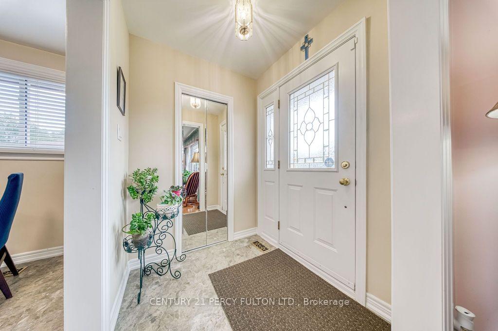 Photo 3 of 70 Limevale Crescent, Scarborough, West Hill — HOMEH