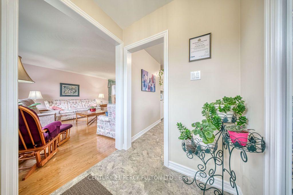 Photo 4 of 70 Limevale Crescent, Scarborough, West Hill — HOMEH