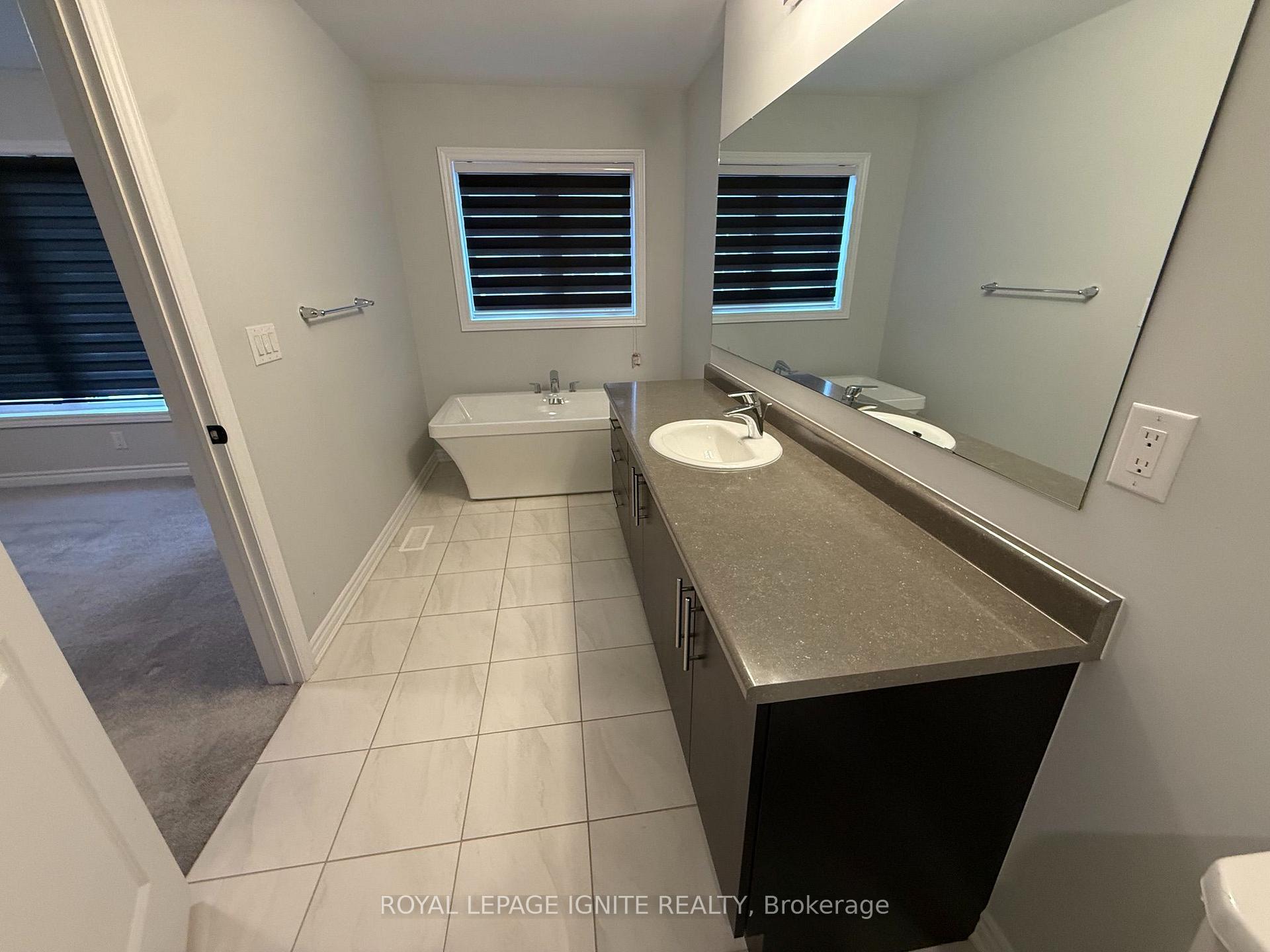 Photo 8 of 25 Sutcliffe Dr, Whitby, Rolling Acres — HOMEH