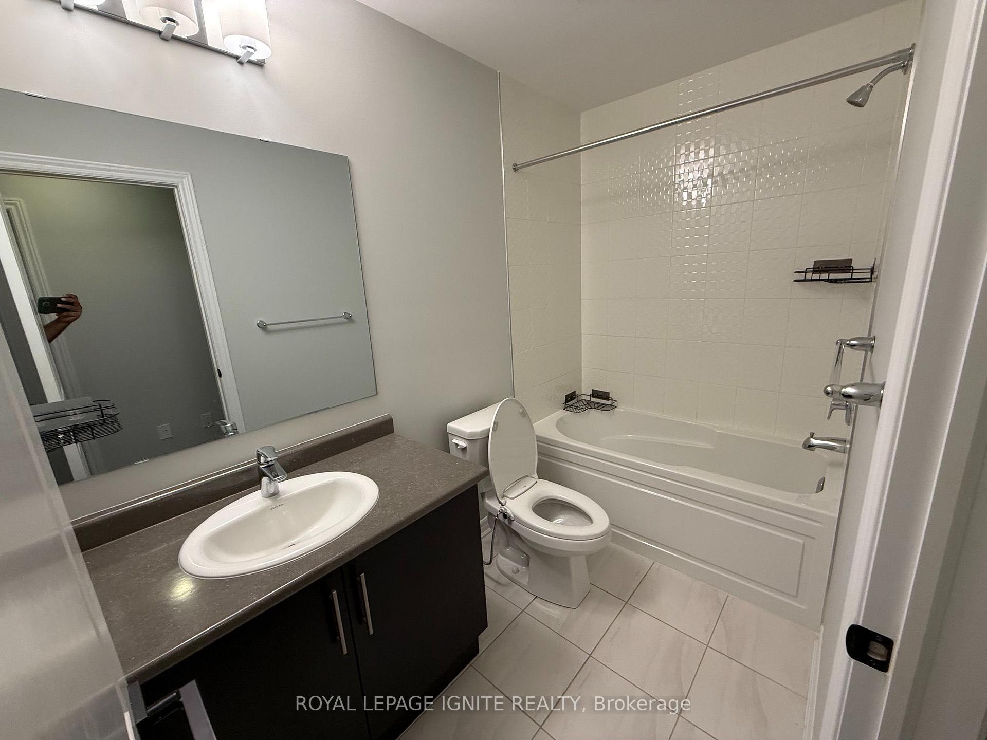 Photo 9 of 25 Sutcliffe Dr, Whitby, Rolling Acres — HOMEH