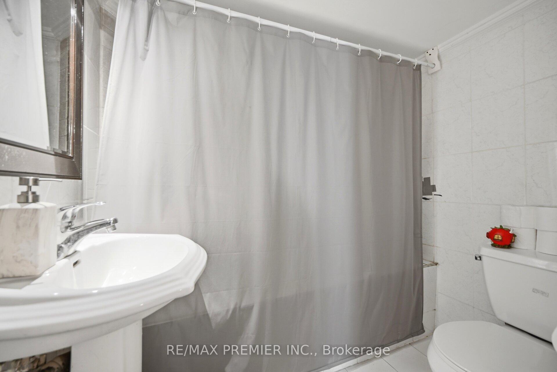 Photo 32 of 277 Old Weston Road, Toronto, Weston-Pellam Park — HOMEH