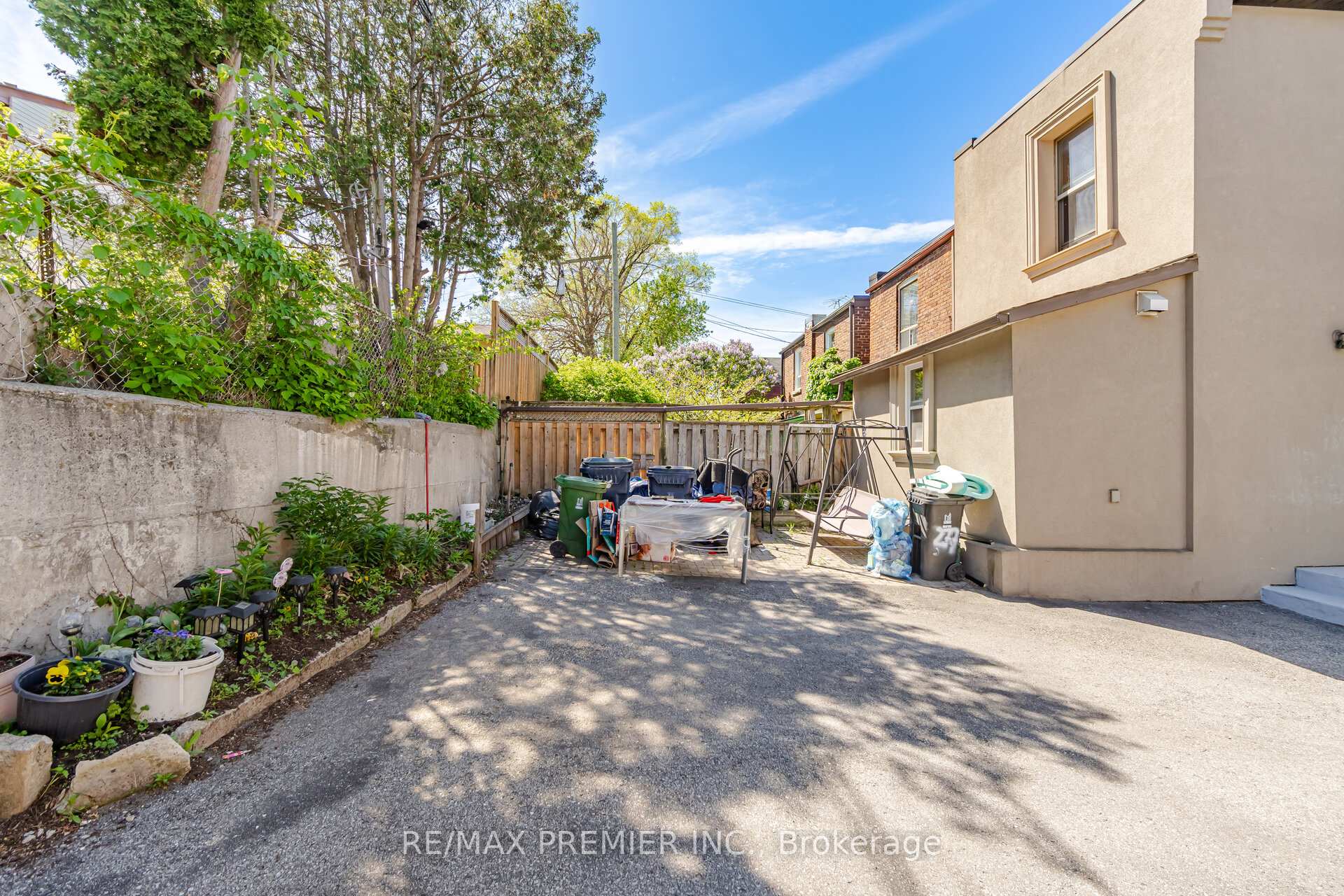 Photo 35 of 277 Old Weston Road, Toronto, Weston-Pellam Park — HOMEH