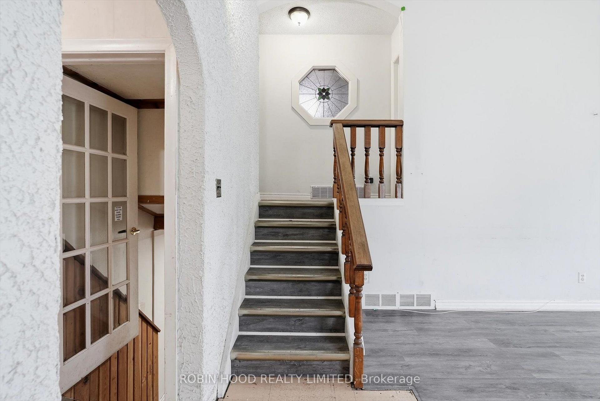 Photo 14 of 8 Pandora Circle, Scarborough, Woburn — HOMEH