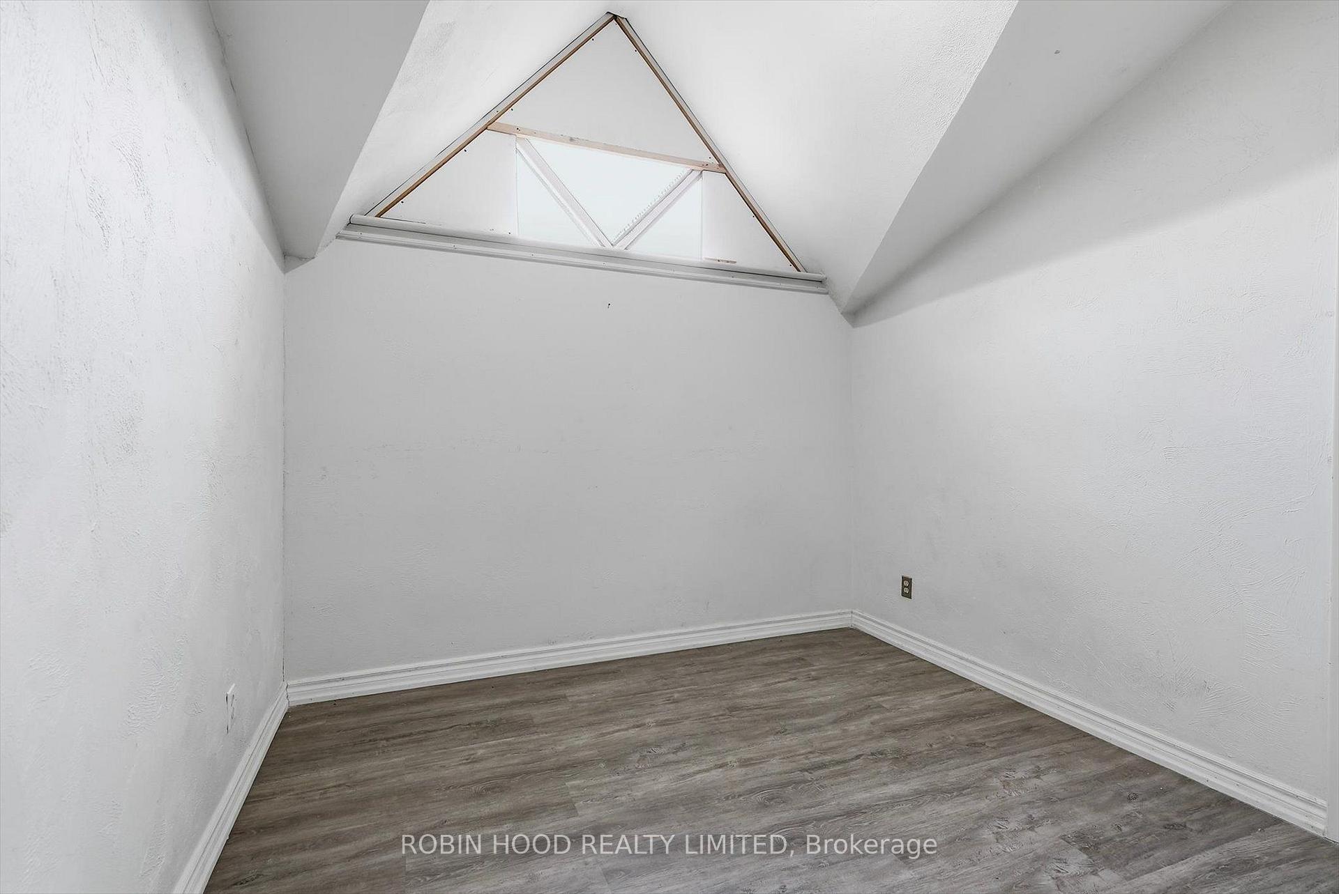 Photo 20 of 8 Pandora Circle, Scarborough, Woburn — HOMEH
