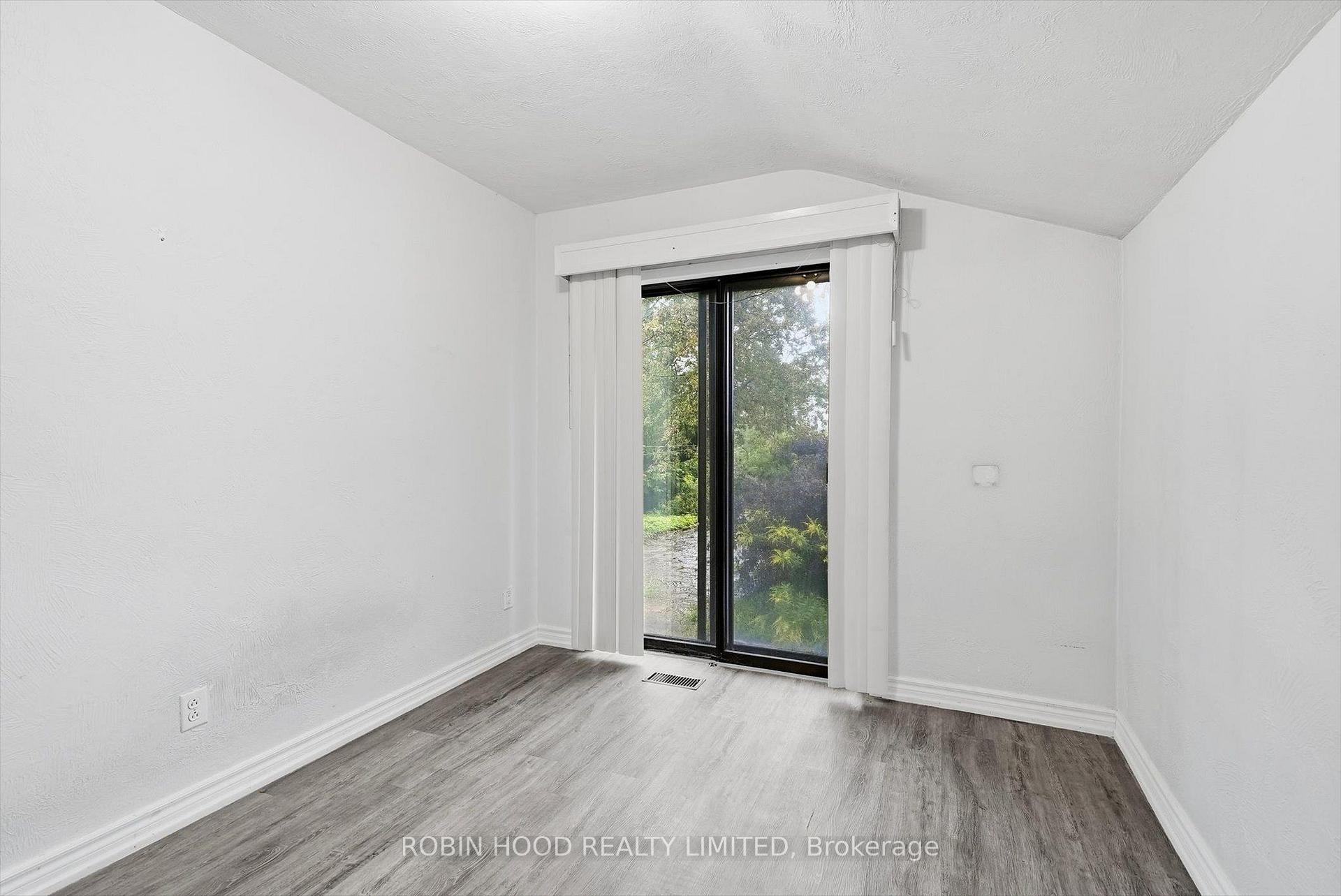 Photo 24 of 8 Pandora Circle, Scarborough, Woburn — HOMEH
