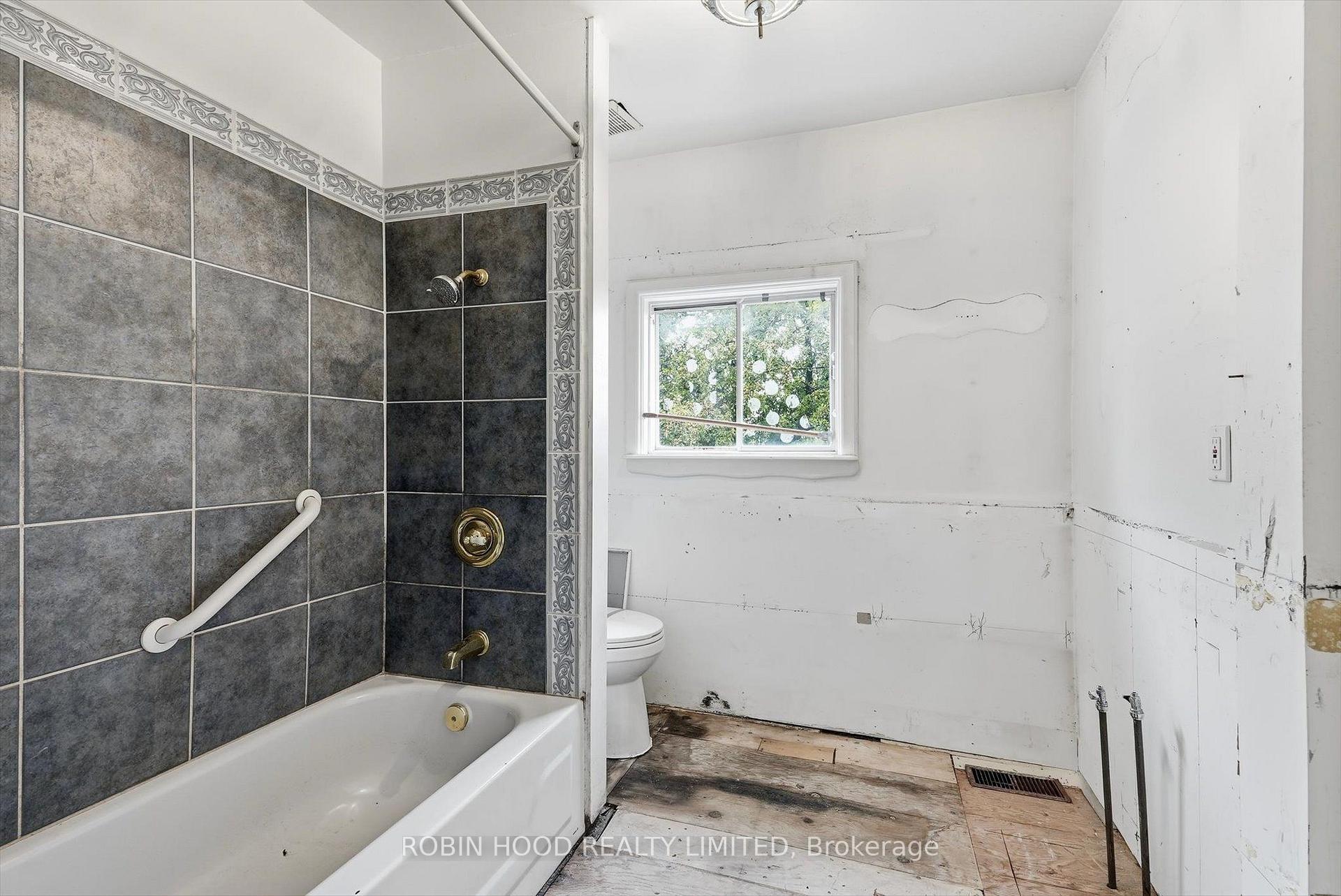 Photo 26 of 8 Pandora Circle, Scarborough, Woburn — HOMEH