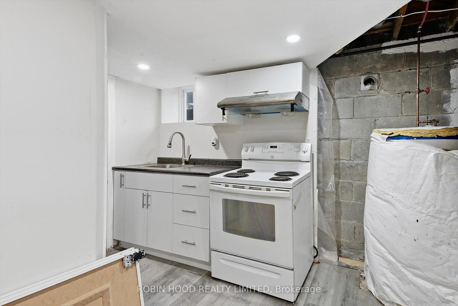 Photo 29 of 8 Pandora Circle, Scarborough, Woburn — HOMEH