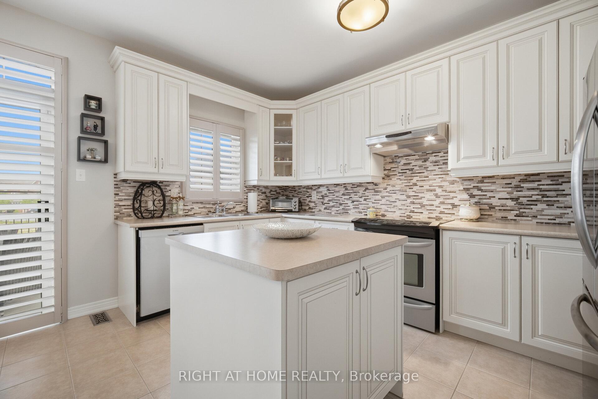 Photo 11 of 406 Chandler Crescent, Milton, Scott — HOMEH