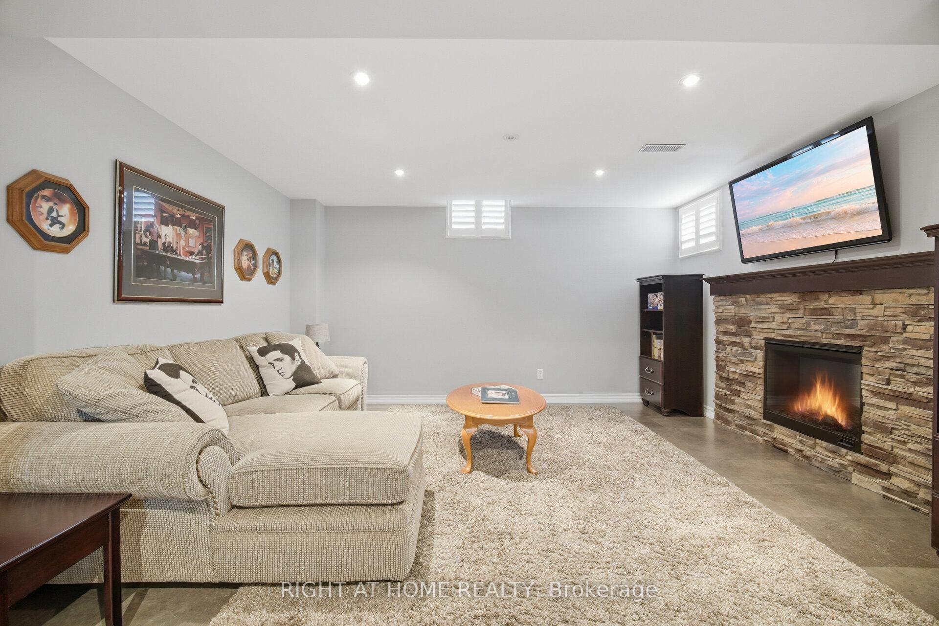 Photo 33 of 406 Chandler Crescent, Milton, Scott — HOMEH