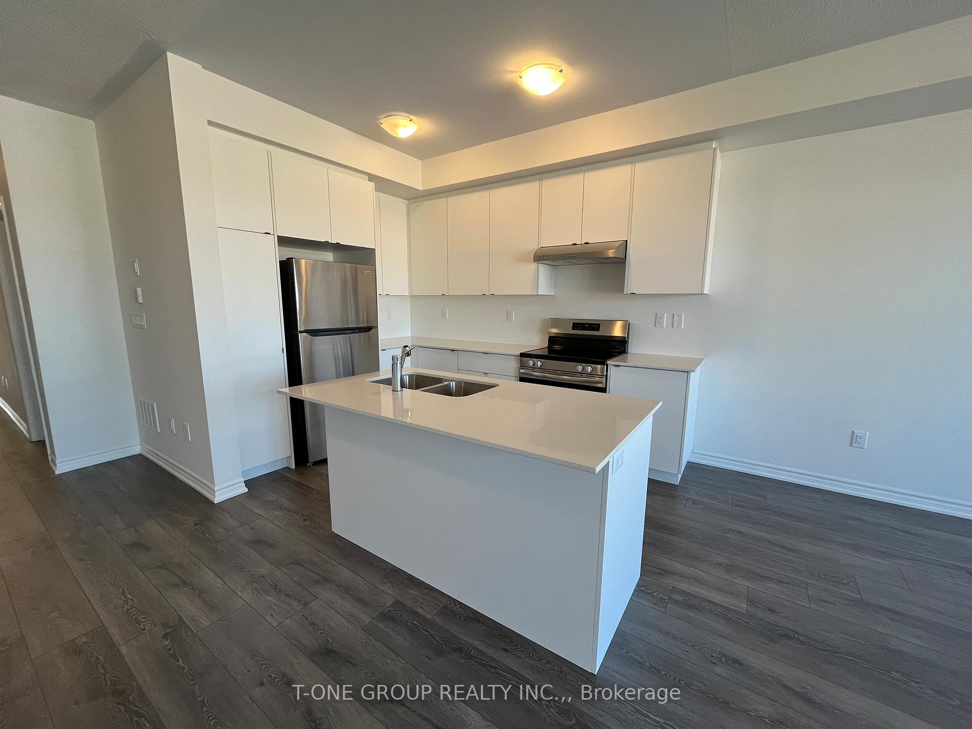 Photo 3 of 103 Greer Street, Barrie, Rural Barrie Southeast — HOMEH