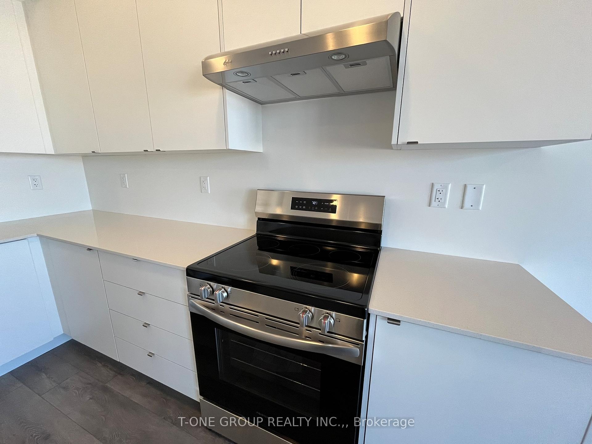 Photo 8 of 103 Greer Street, Barrie, Rural Barrie Southeast — HOMEH