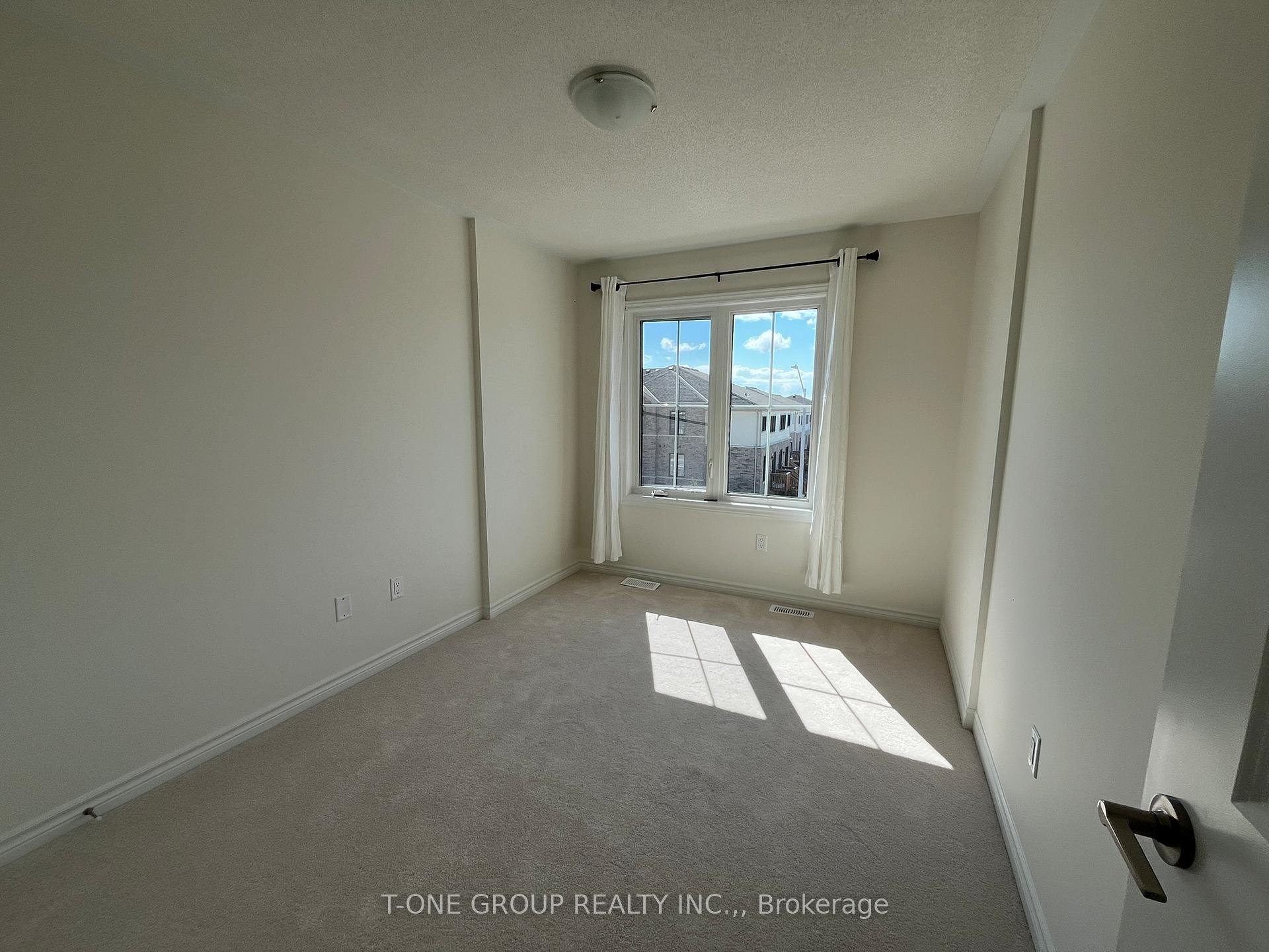 Photo 12 of 103 Greer Street, Barrie, Rural Barrie Southeast — HOMEH