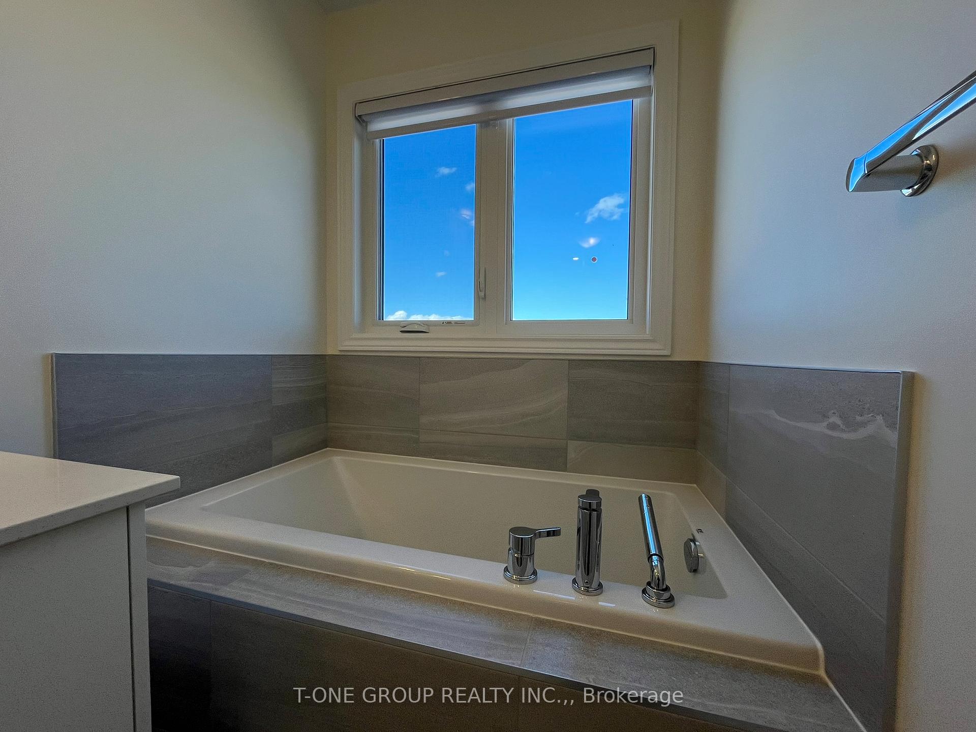 Photo 23 of 103 Greer Street, Barrie, Rural Barrie Southeast — HOMEH