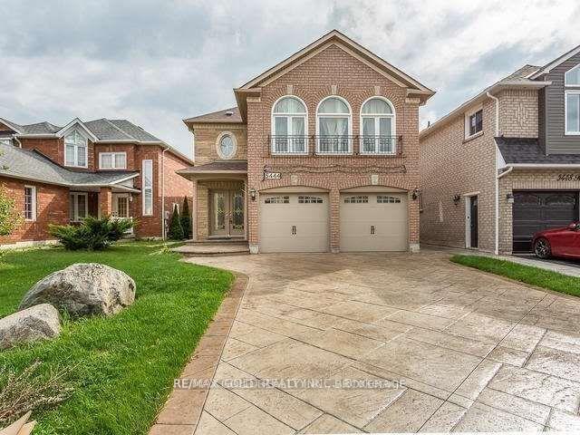 Front of Unit Basement, 5444 Razorbill Court