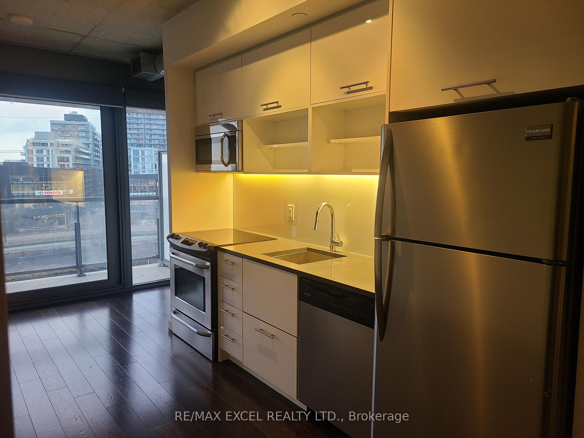 Photo 10 of Unit 722, 32 Trolley Crescent, Toronto, Waterfront Communities — HOMEH