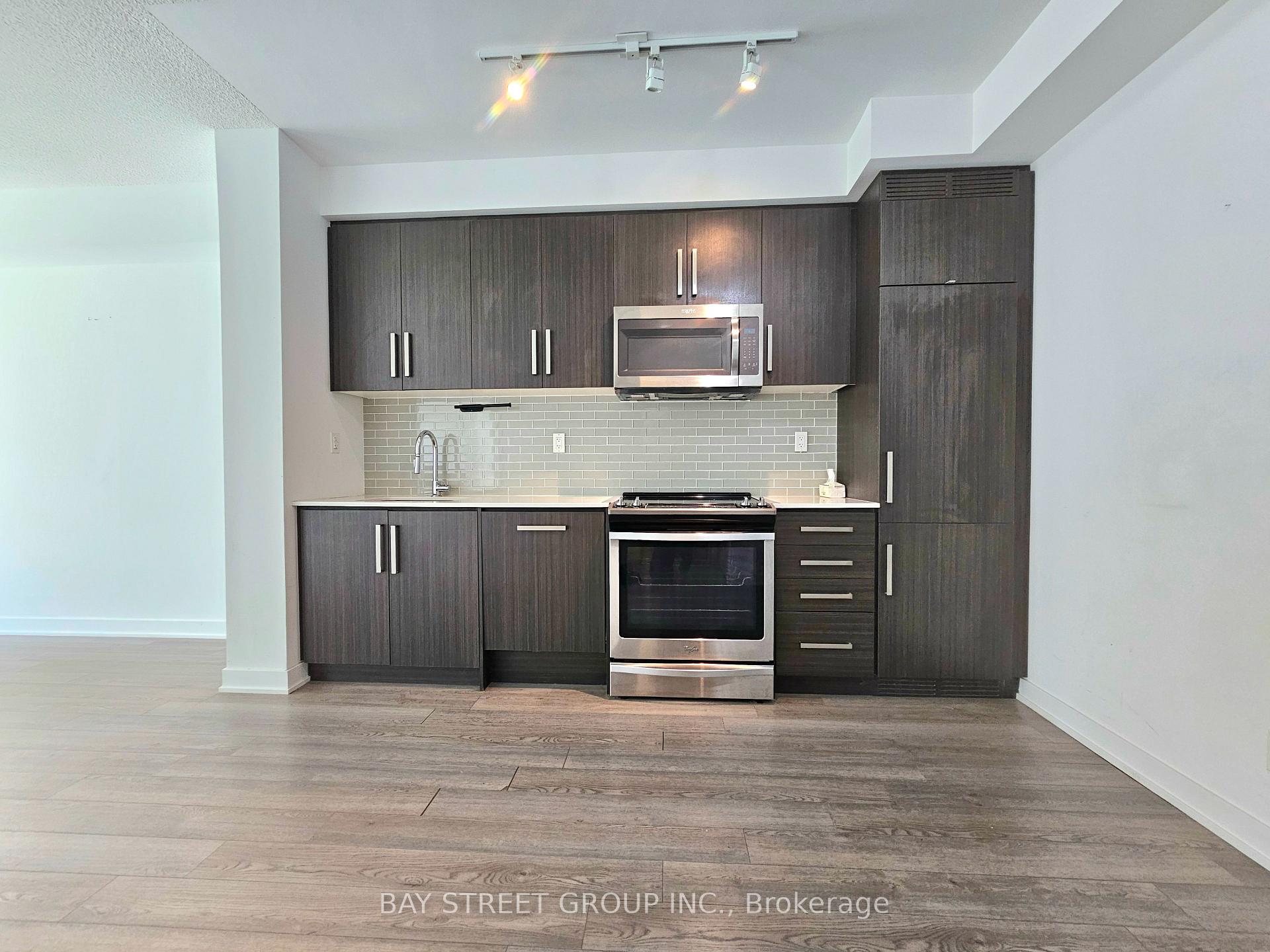 Photo 3 of Unit 509, 5180 Yonge Street, North York, Willowdale West — HOMEH