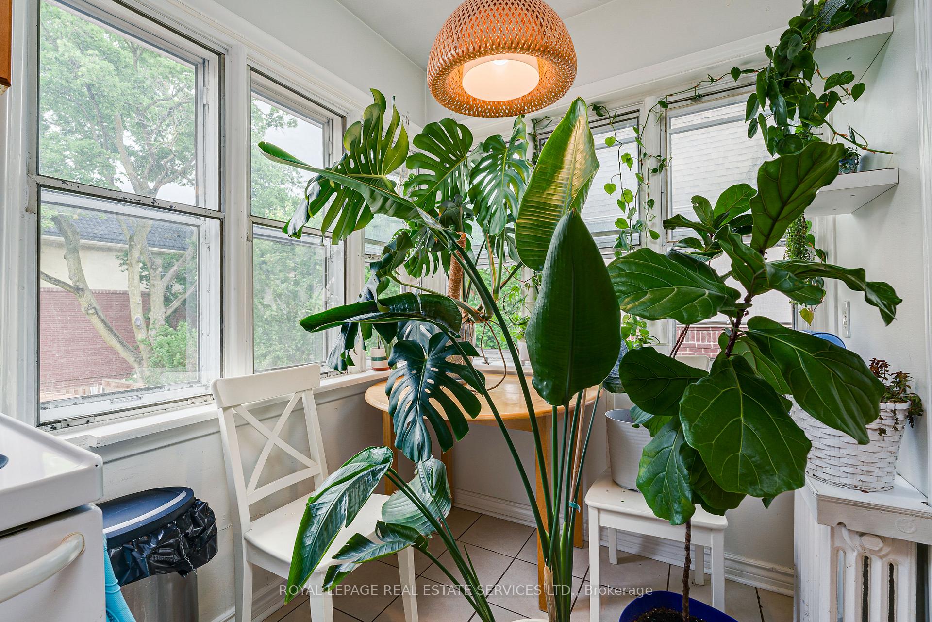 Photo 6 of Unit 4, 50 Glenrose Avenue, Toronto, Rosedale-Moore Park — HOMEH
