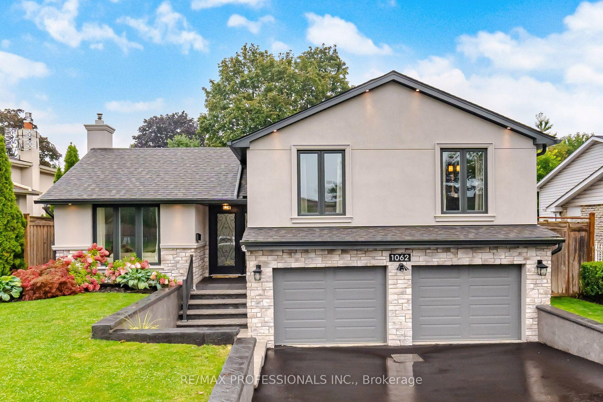 Front of 1062 Mississauga Valley Boulevard