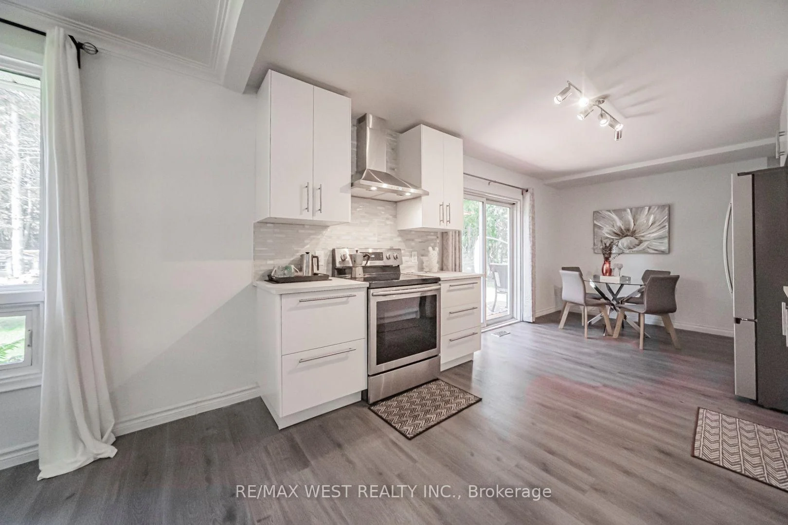 Photo 15 of 9510 Morning Glory Road, Georgina, Pefferlaw — HOMEH