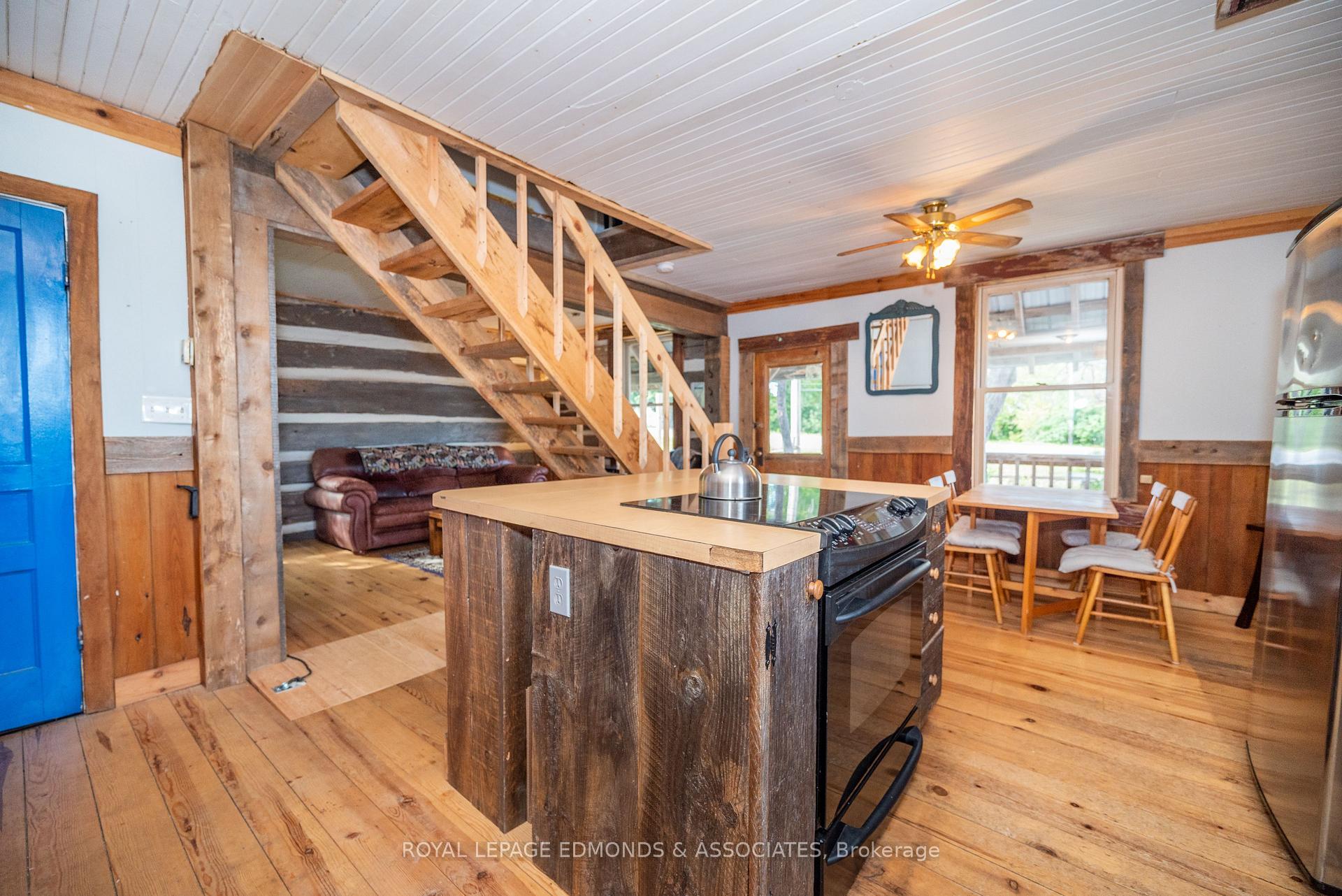 Photo 10 of 8744 Highway 60, North Algona Wilberforce, North Algona/Wilberforce Twp — HOMEH