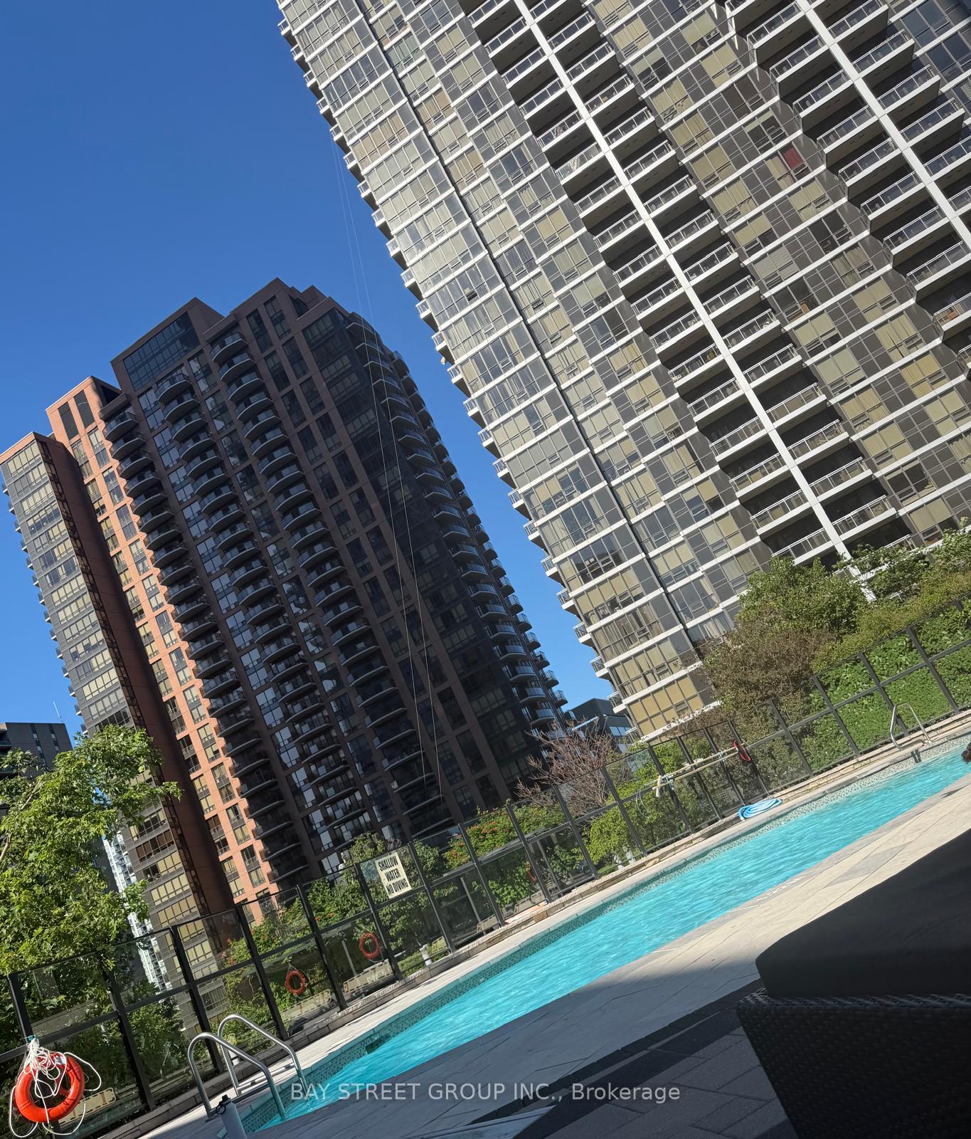 Photo 2 of Unit 811, 2 Anndale Drive, North York, Willowdale East — HOMEH