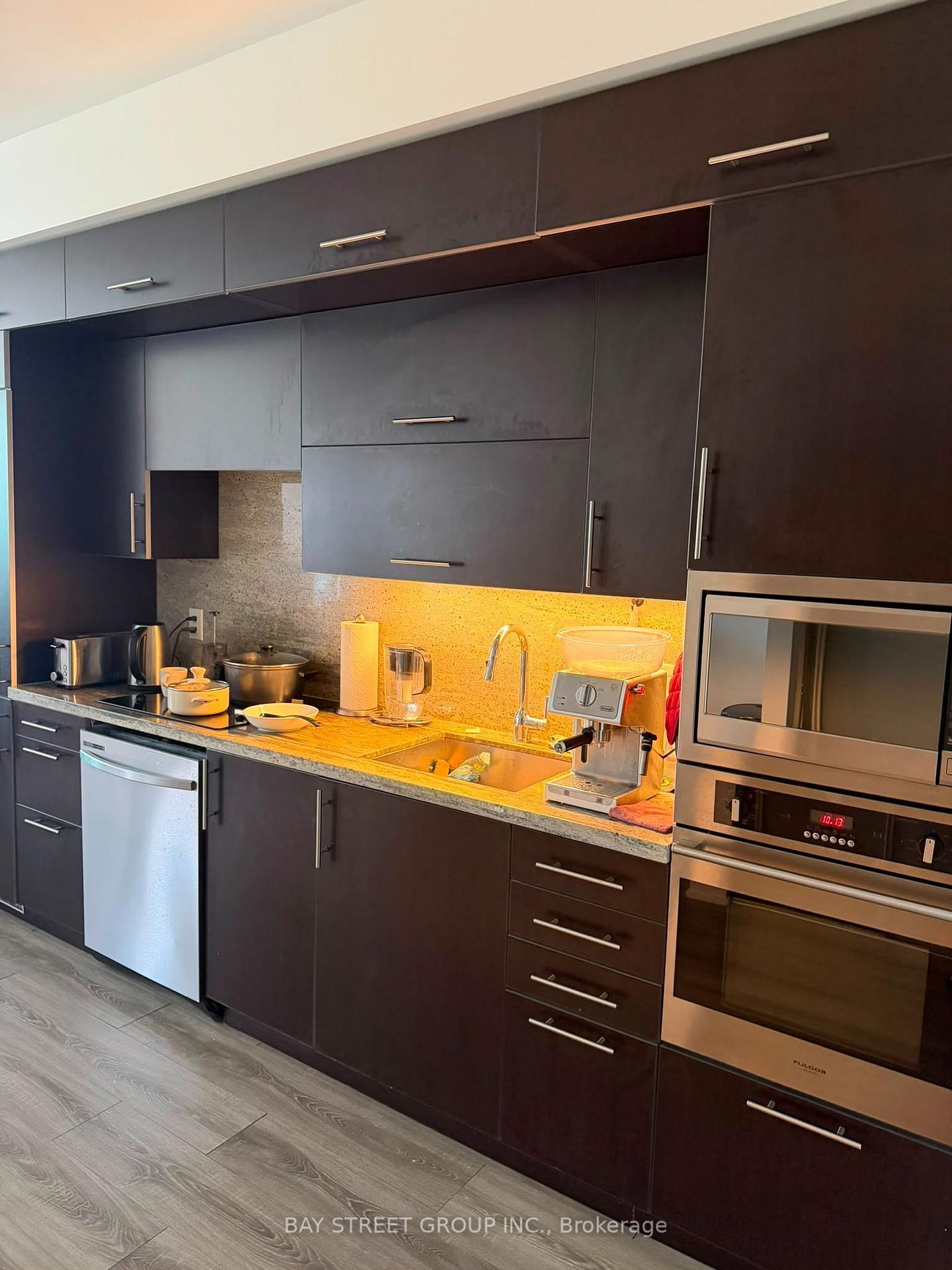 Photo 8 of Unit 811, 2 Anndale Drive, North York, Willowdale East — HOMEH