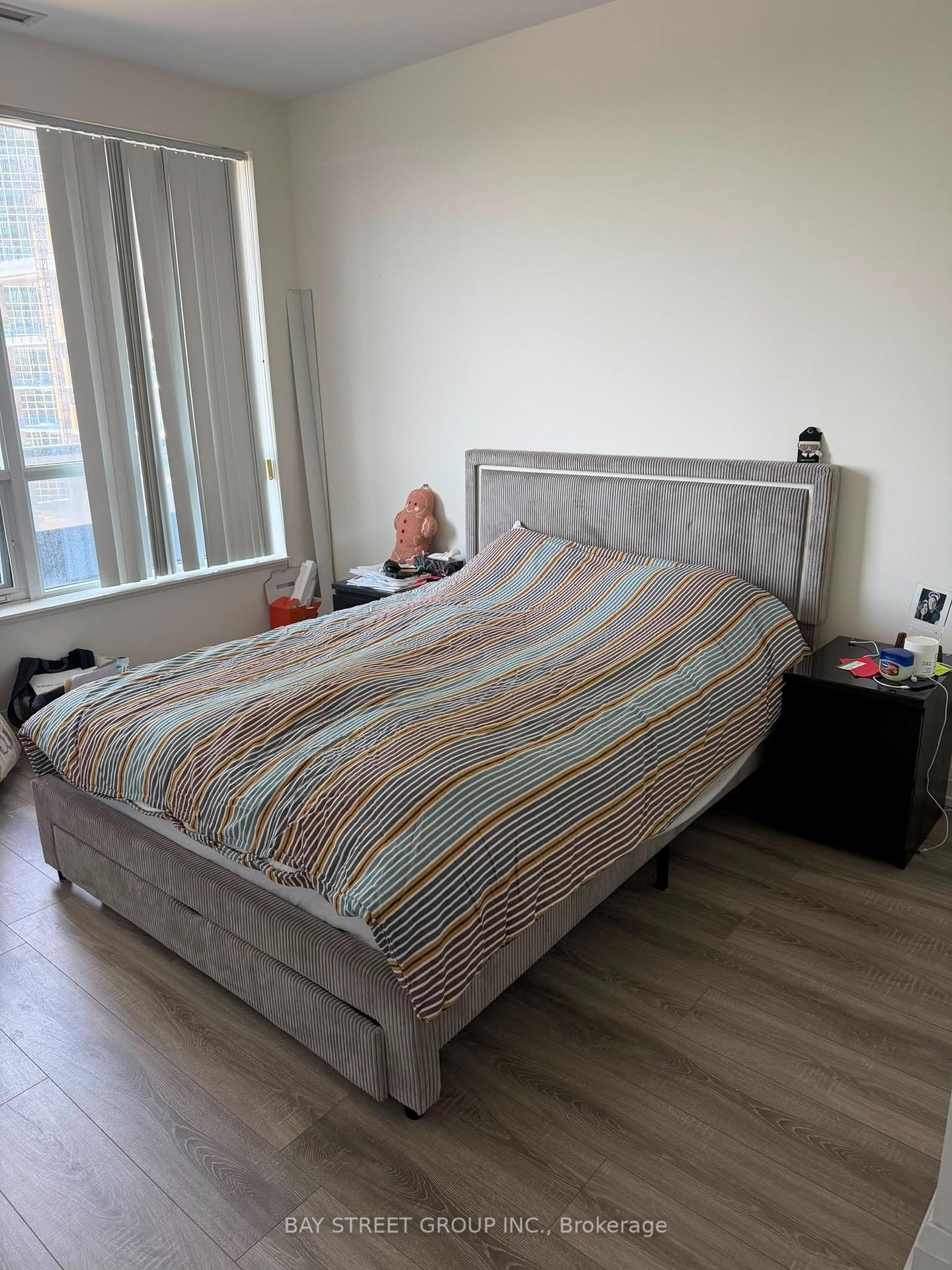 Photo 12 of Unit 811, 2 Anndale Drive, North York, Willowdale East — HOMEH