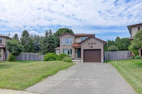 Photo 3 of Unit 811, 2 Anndale Drive, North York, Willowdale East — HOMEH