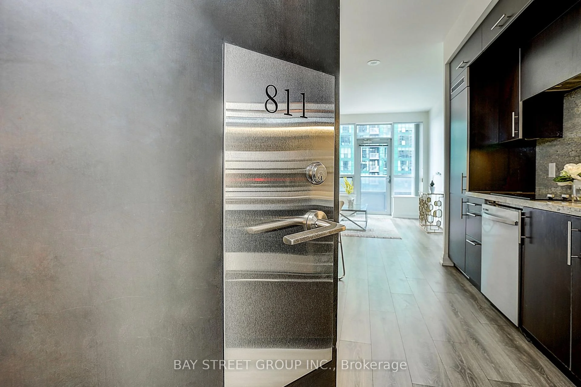 Photo 5 of Unit 811, 2 Anndale Drive, North York, Willowdale East — HOMEH