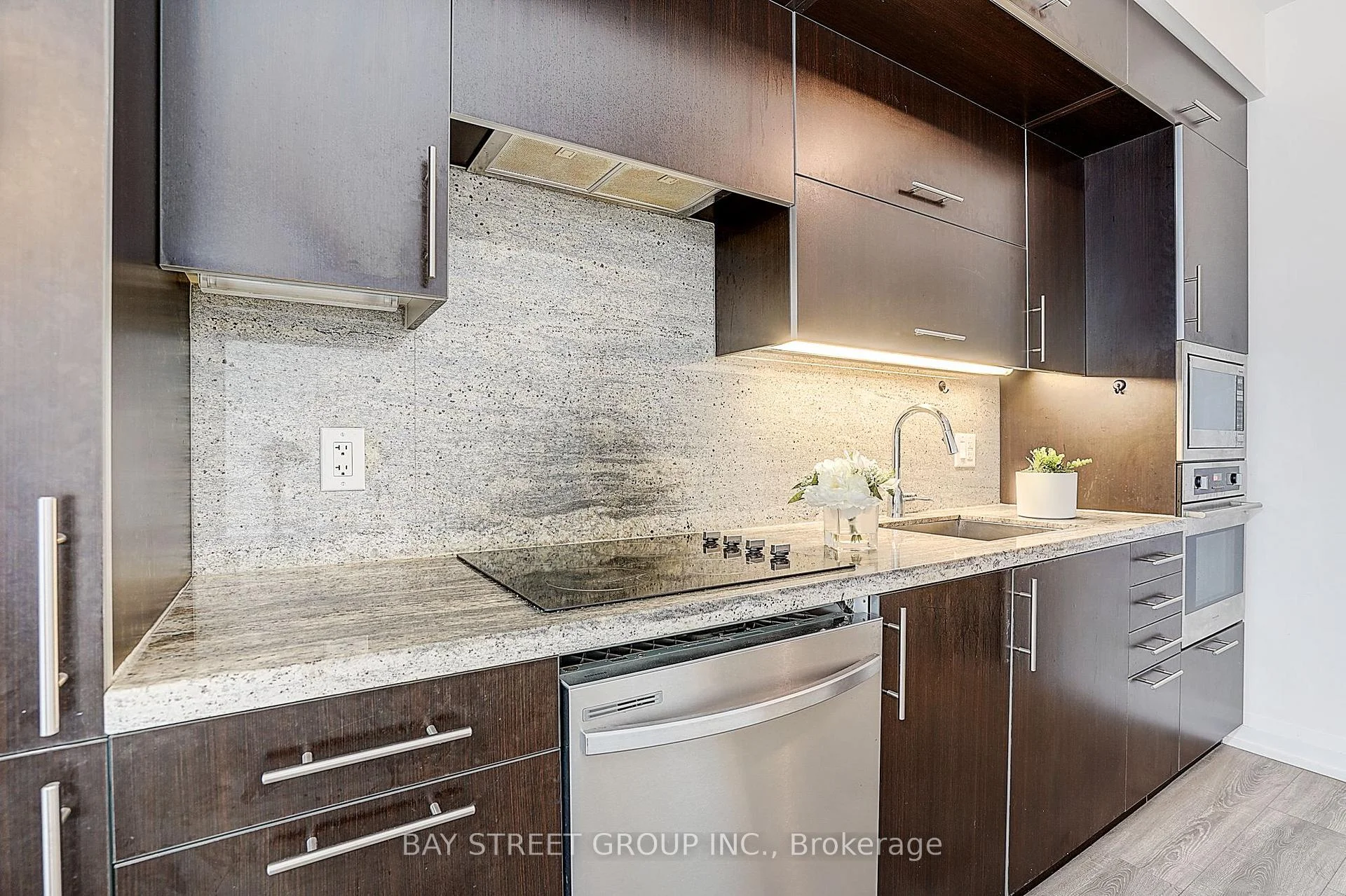 Photo 19 of Unit 811, 2 Anndale Drive, North York, Willowdale East — HOMEH