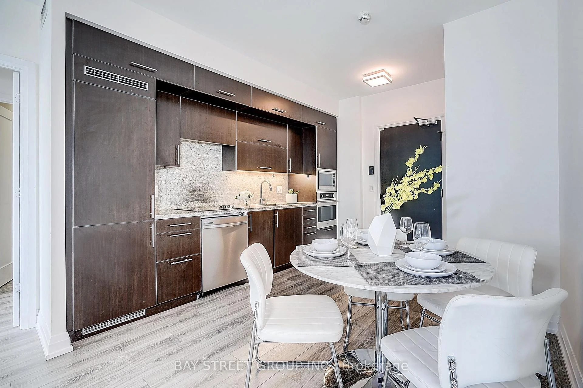 Photo 21 of Unit 811, 2 Anndale Drive, North York, Willowdale East — HOMEH