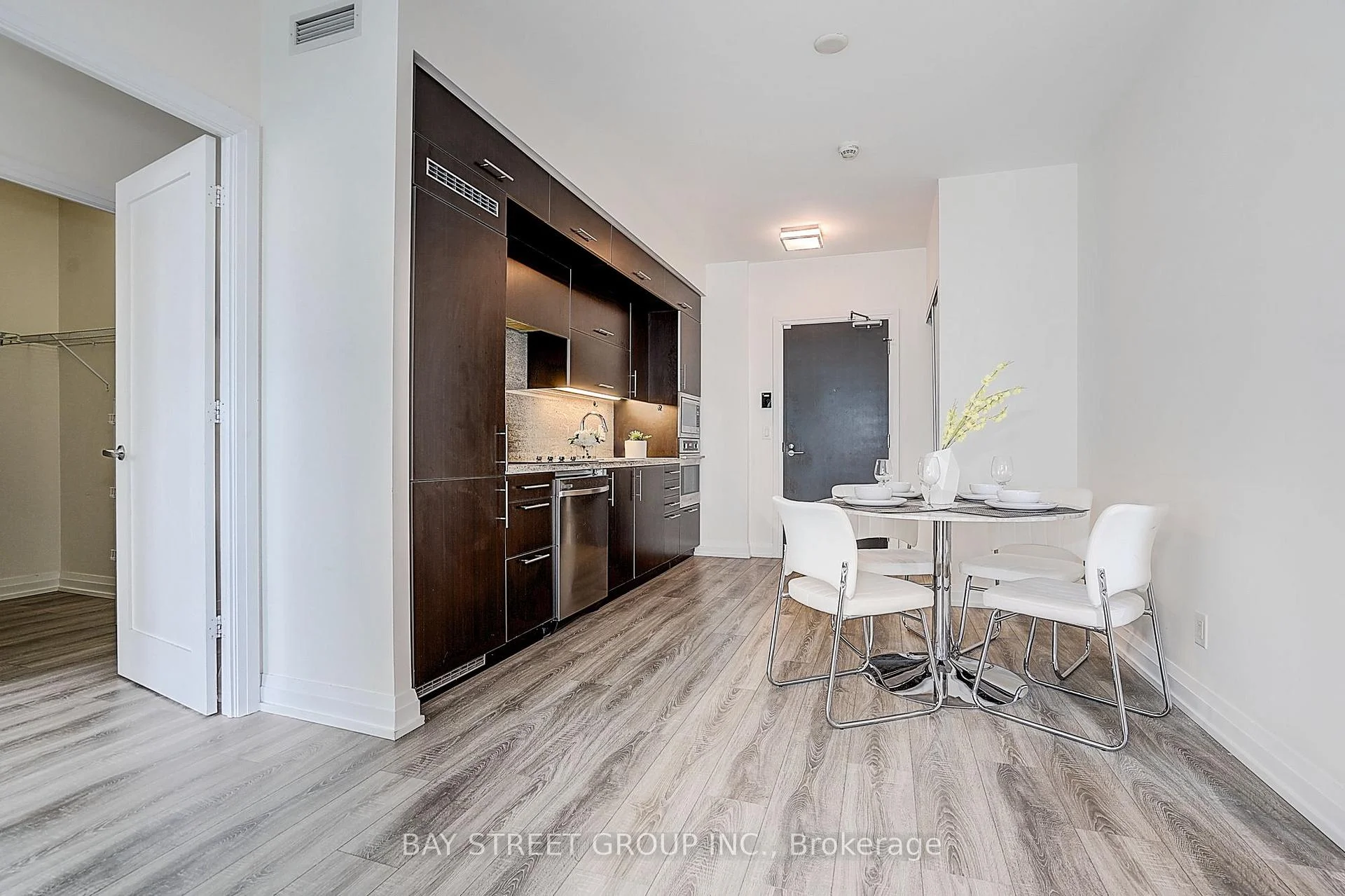 Photo 25 of Unit 811, 2 Anndale Drive, North York, Willowdale East — HOMEH