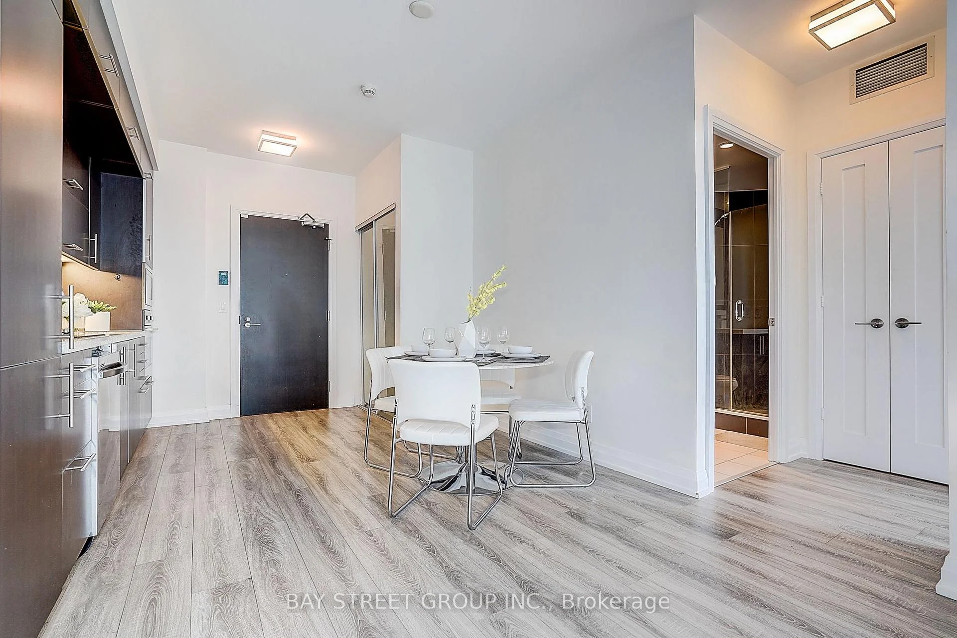 Photo 27 of Unit 811, 2 Anndale Drive, North York, Willowdale East — HOMEH