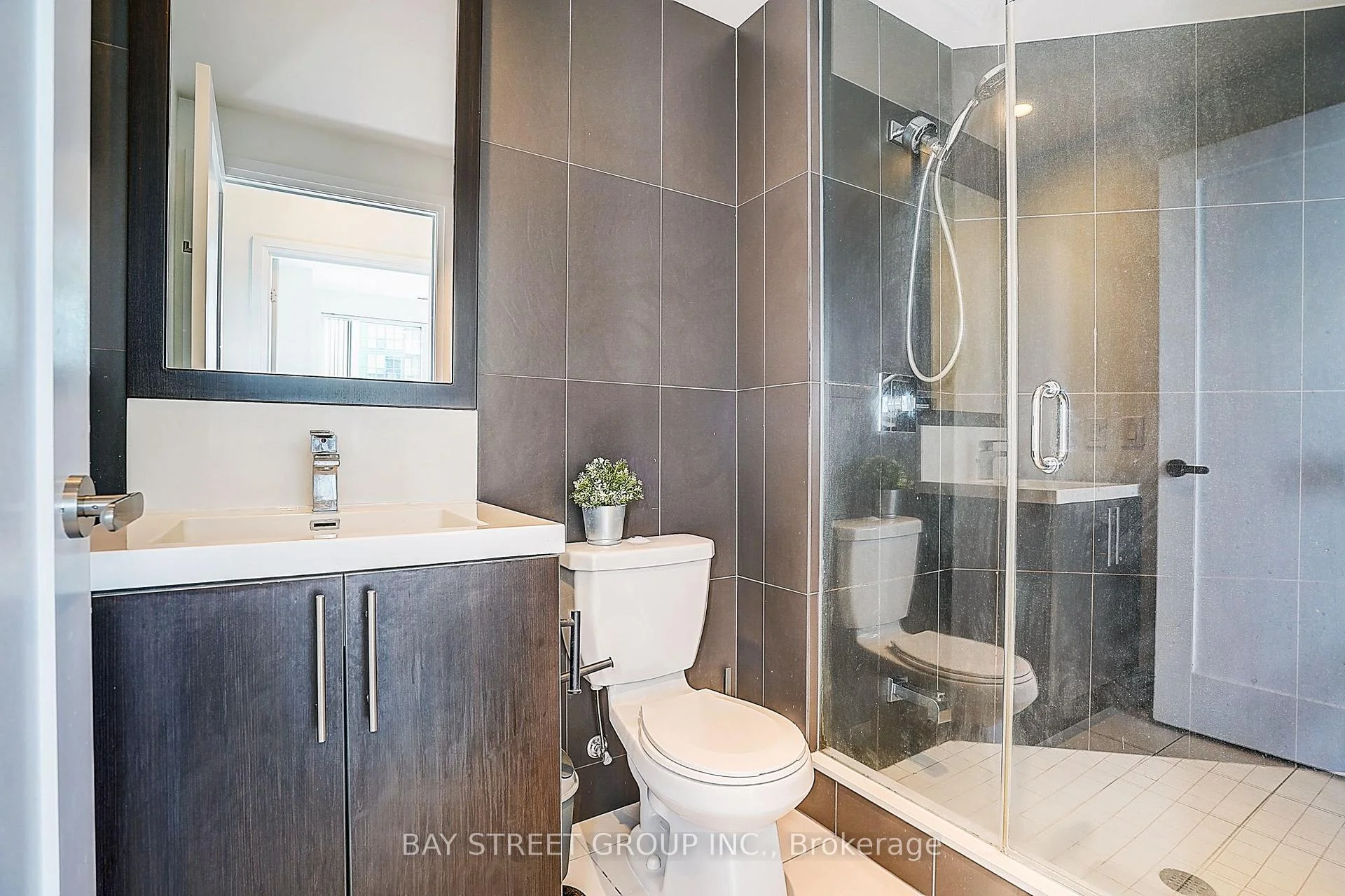 Photo 55 of Unit 811, 2 Anndale Drive, North York, Willowdale East — HOMEH