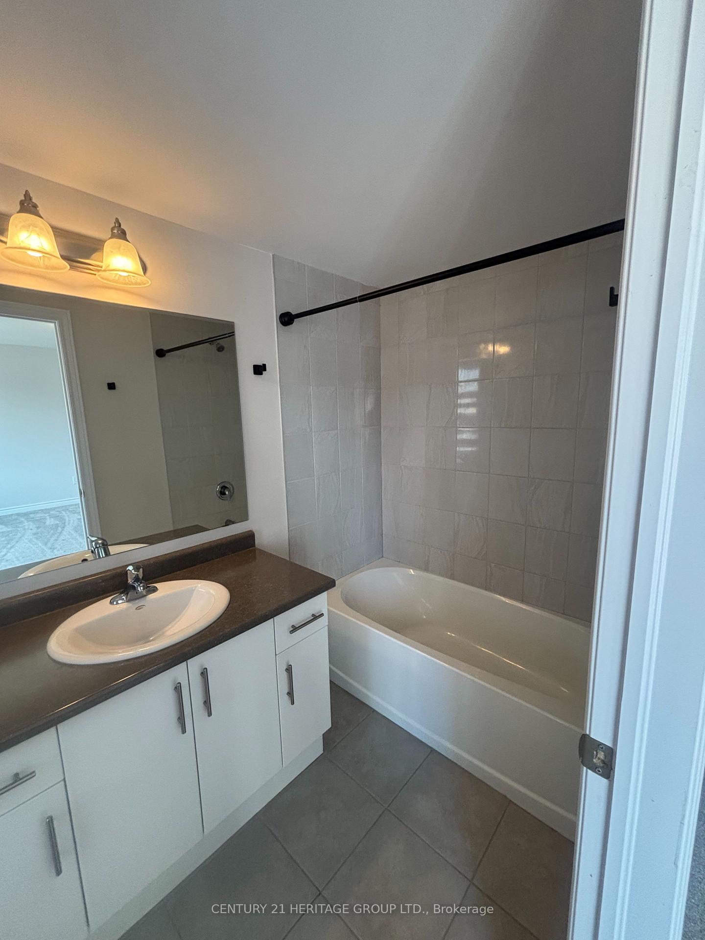 Photo 8 of Unit 6, 677 Park Road N, Brantford, Lynden Hills — HOMEH